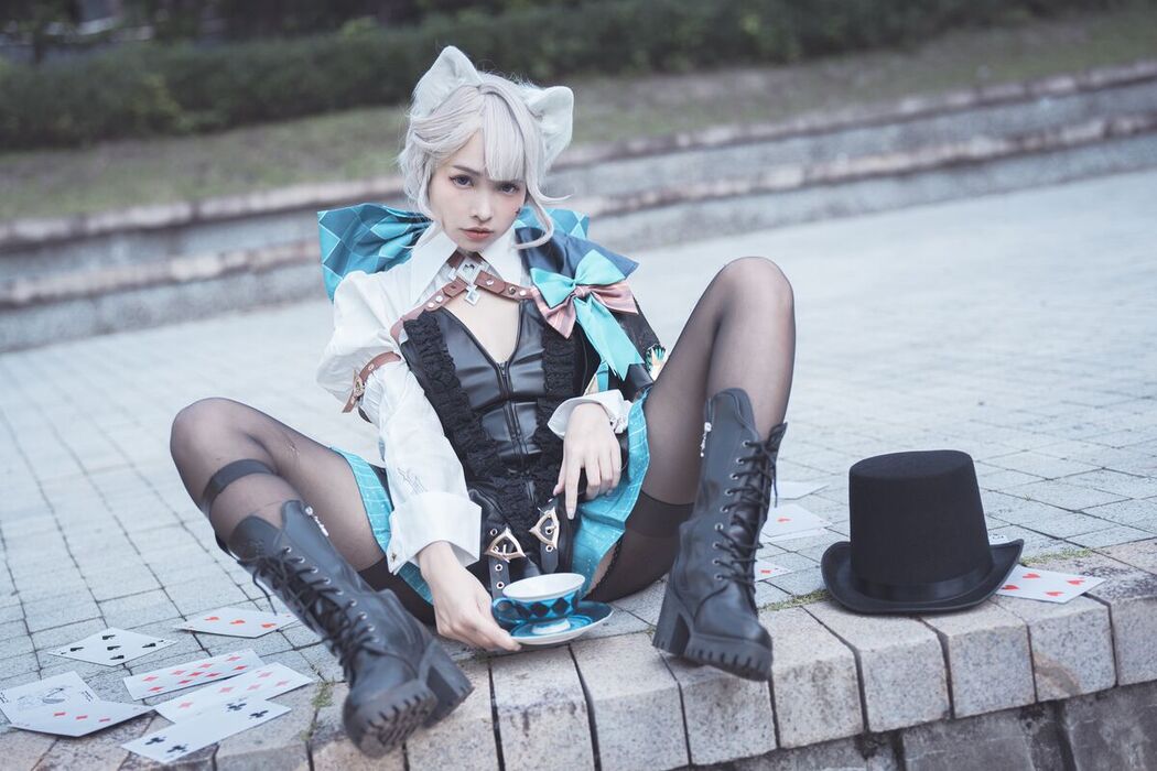 Coser@慕慕Momo – 原神 Genshin 琳妮特的色情魔術 室外 (35P)