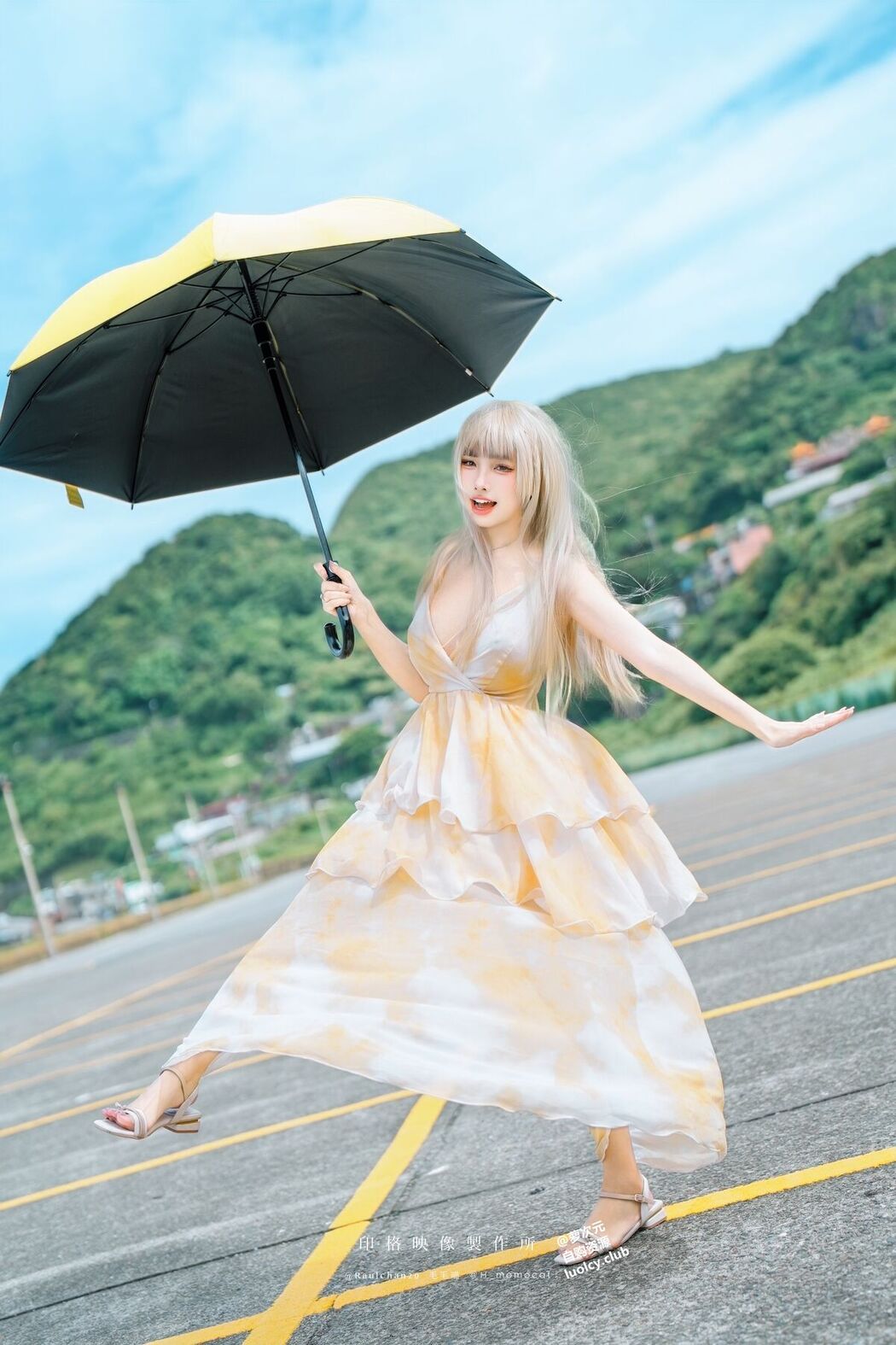 Coser@慕慕Momo &#8211; 隨風輕舞 (52P &#8211; 2V)