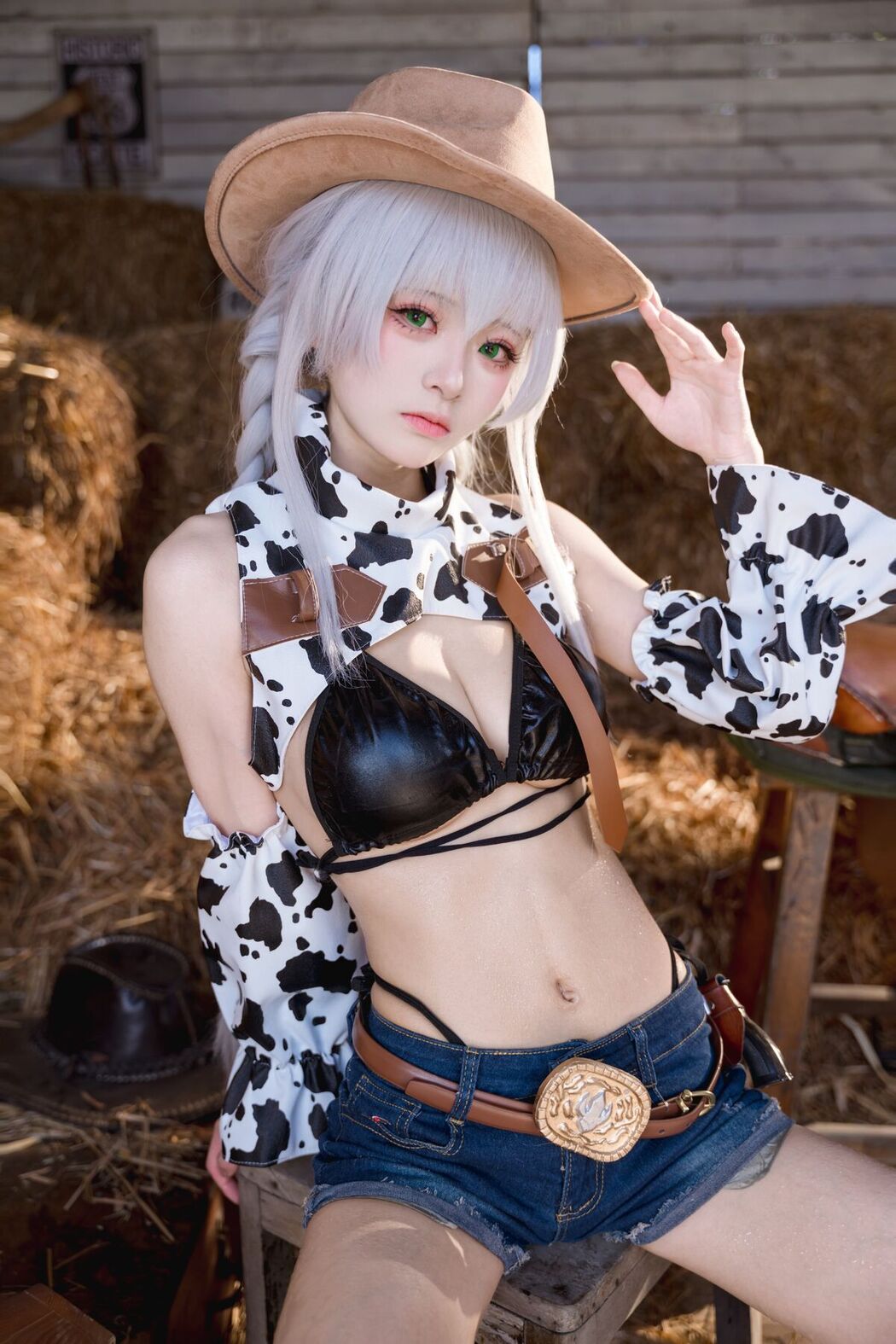 Coser@九柒喵 – 碧蓝航线 法戈 纯白热潮 (54P)