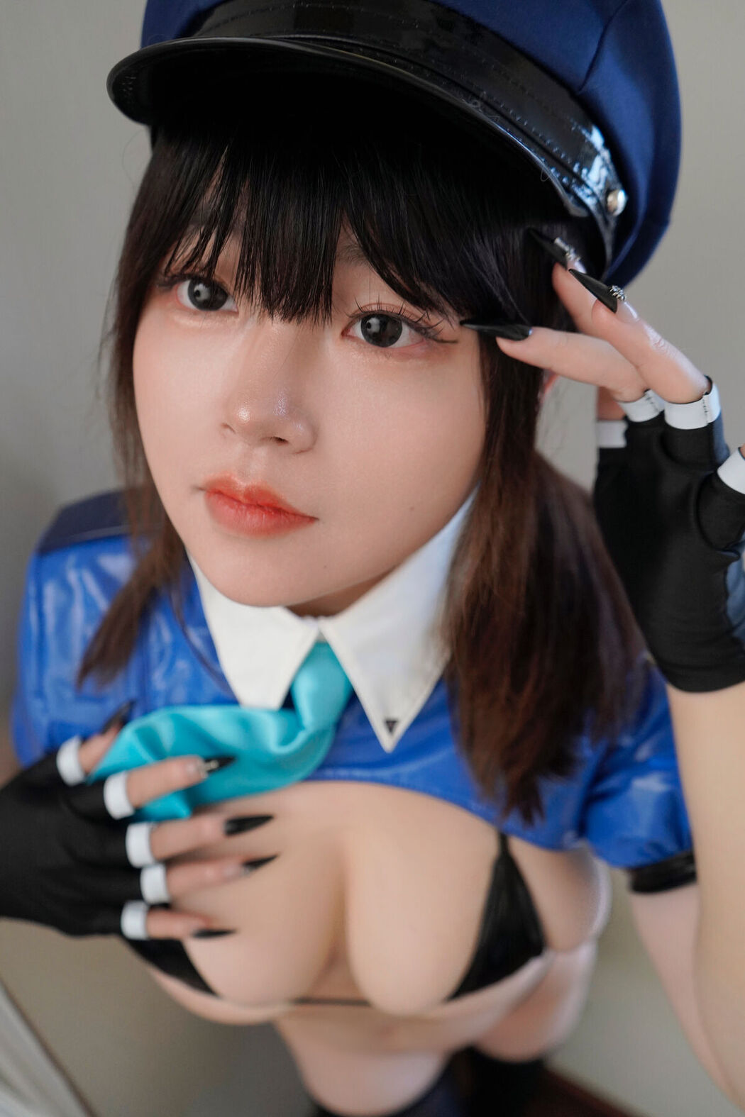 Coser@一只猫猫帽 – 肉欲油光 Part01 (56P)
