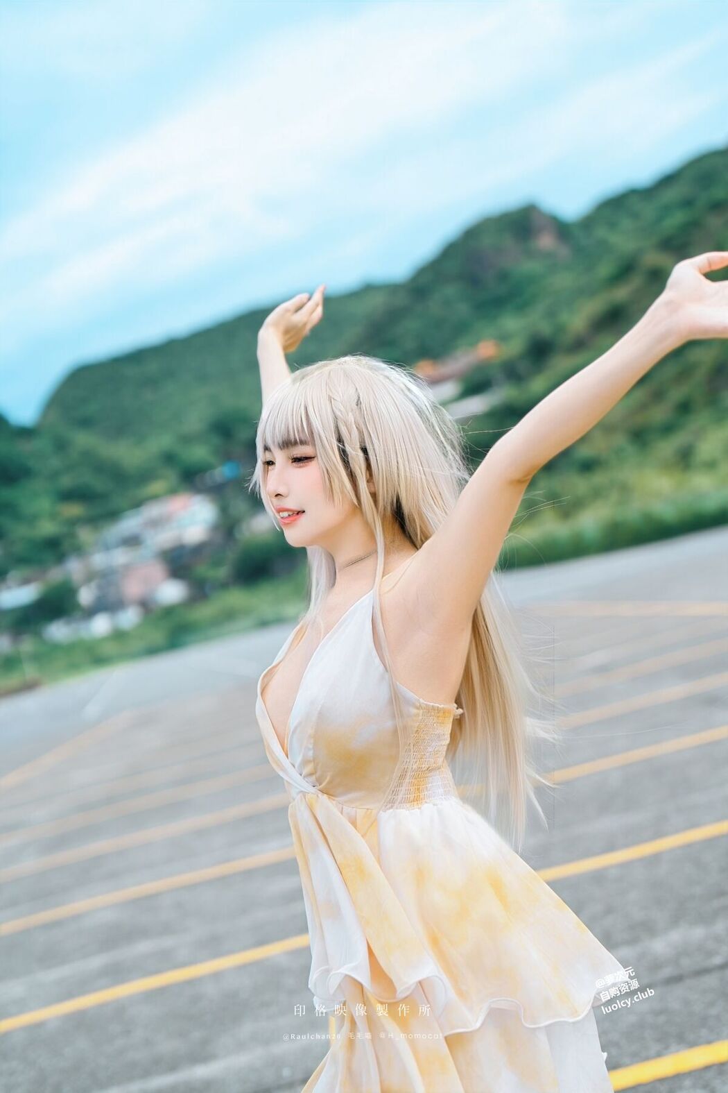 Coser@慕慕Momo &#8211; 隨風輕舞 (52P &#8211; 2V)