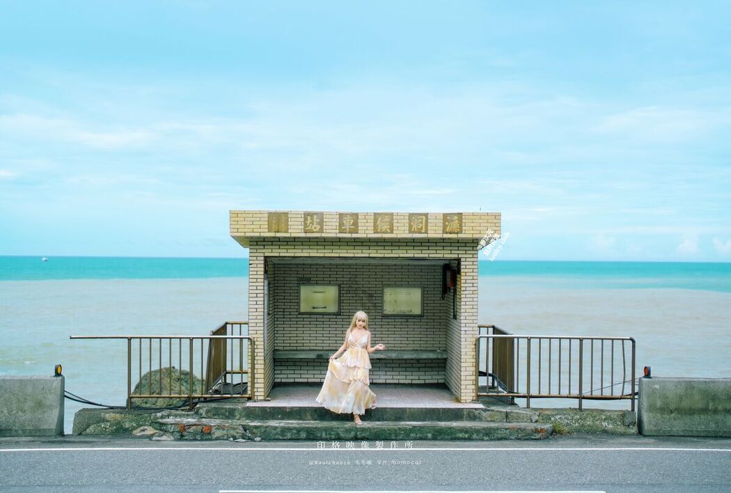 Coser@慕慕Momo &#8211; 隨風輕舞 (52P &#8211; 2V)