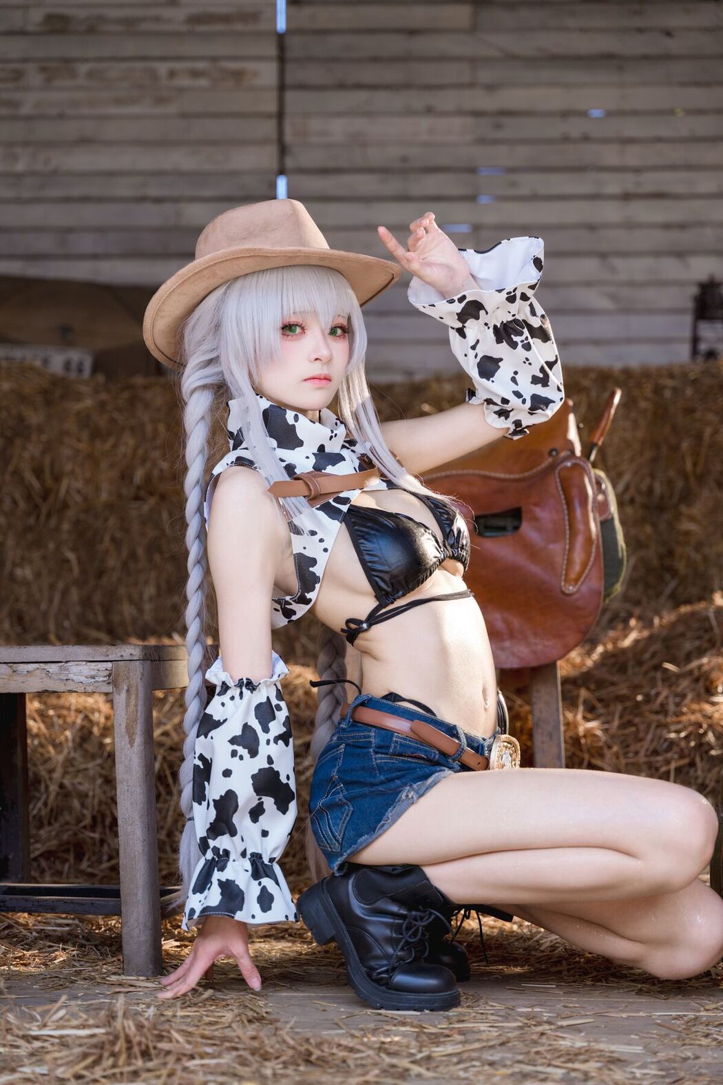 Coser@九柒喵 – 碧蓝航线 法戈 纯白热潮 (54P)