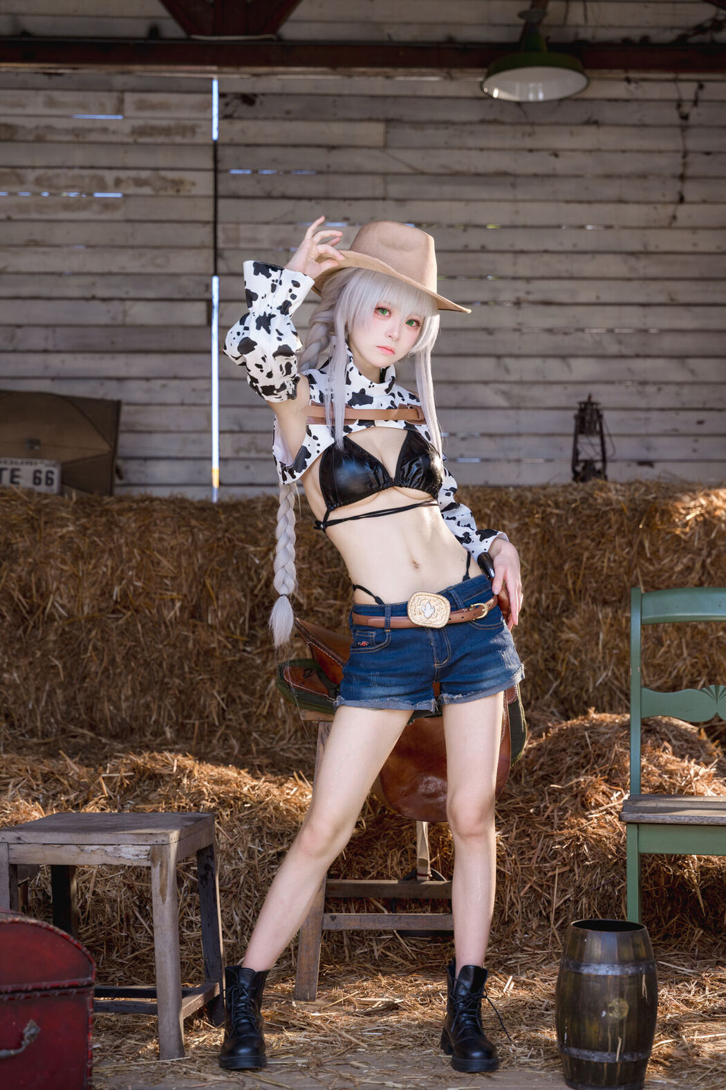 Coser@九柒喵 – 碧蓝航线 法戈 纯白热潮 (54P)