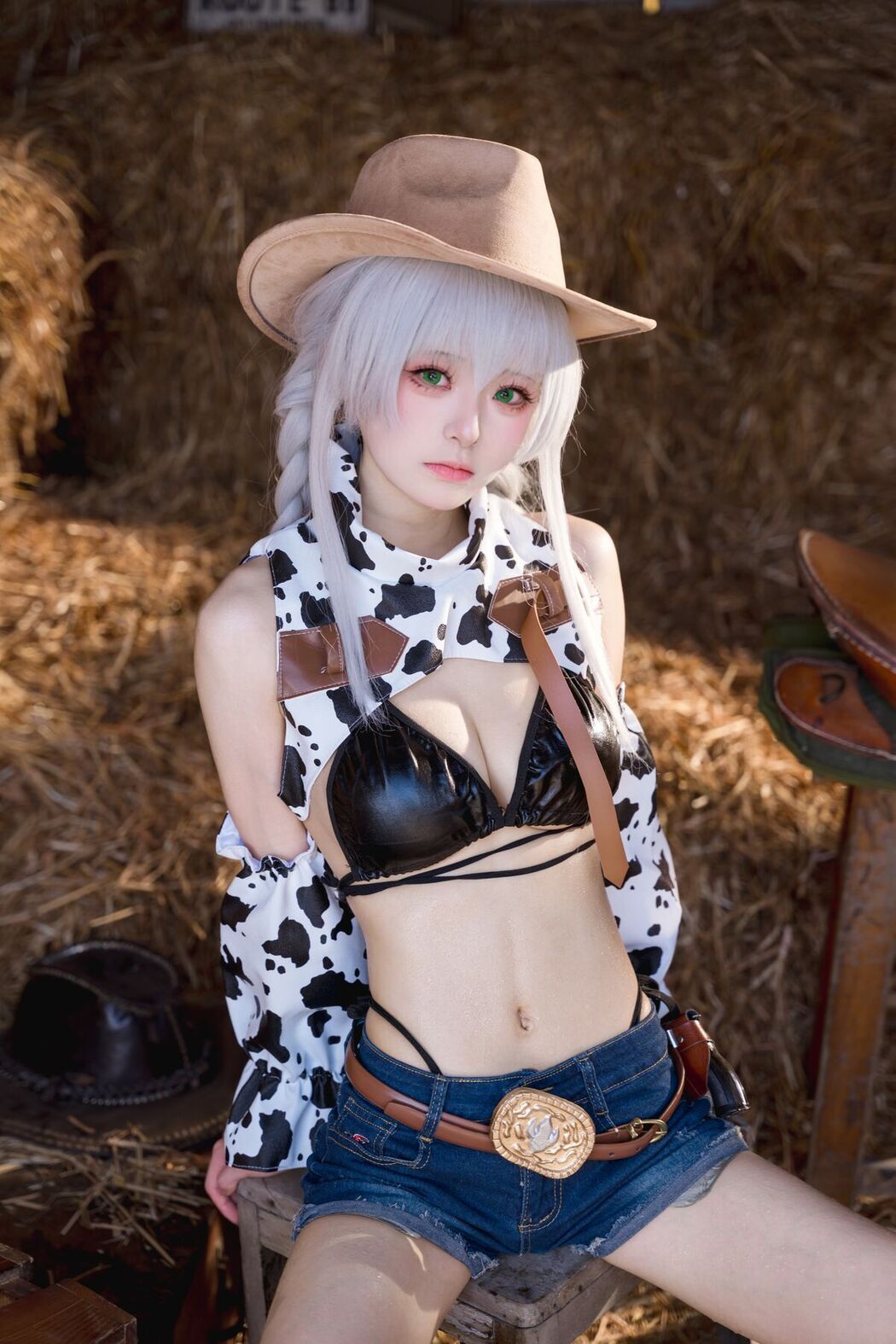 Coser@九柒喵 – 碧蓝航线 法戈 纯白热潮 (54P)