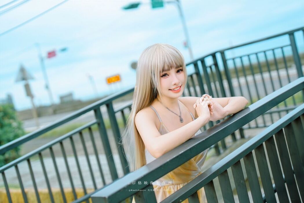 Coser@慕慕Momo &#8211; 隨風輕舞 (52P &#8211; 2V)