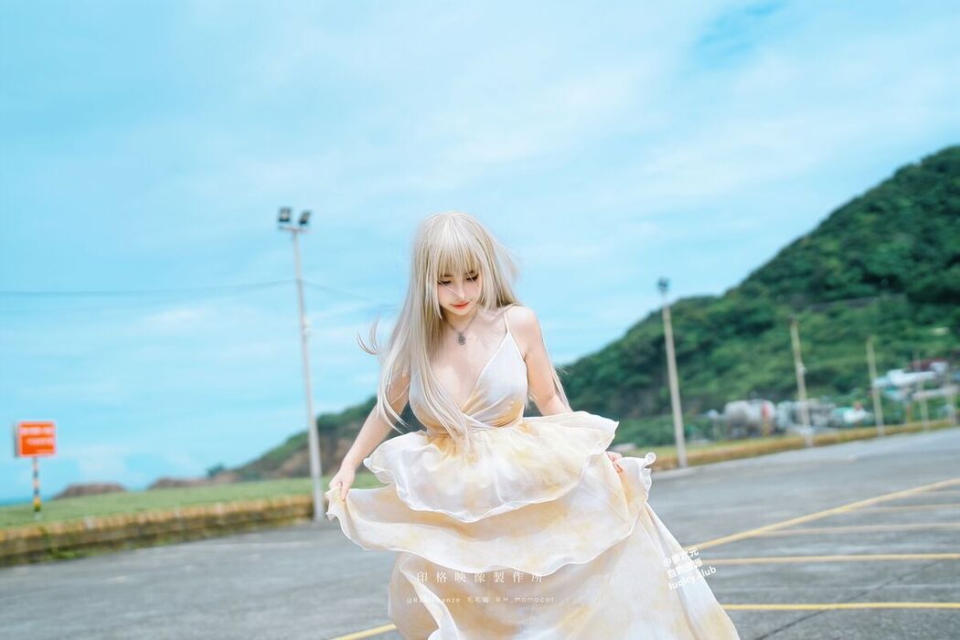 Coser@慕慕Momo &#8211; 隨風輕舞 (52P &#8211; 2V)