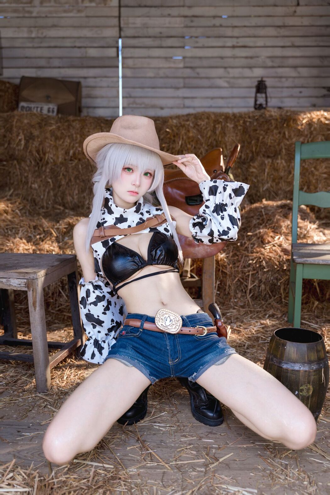 Coser@九柒喵 – 碧蓝航线 法戈 纯白热潮 (54P)