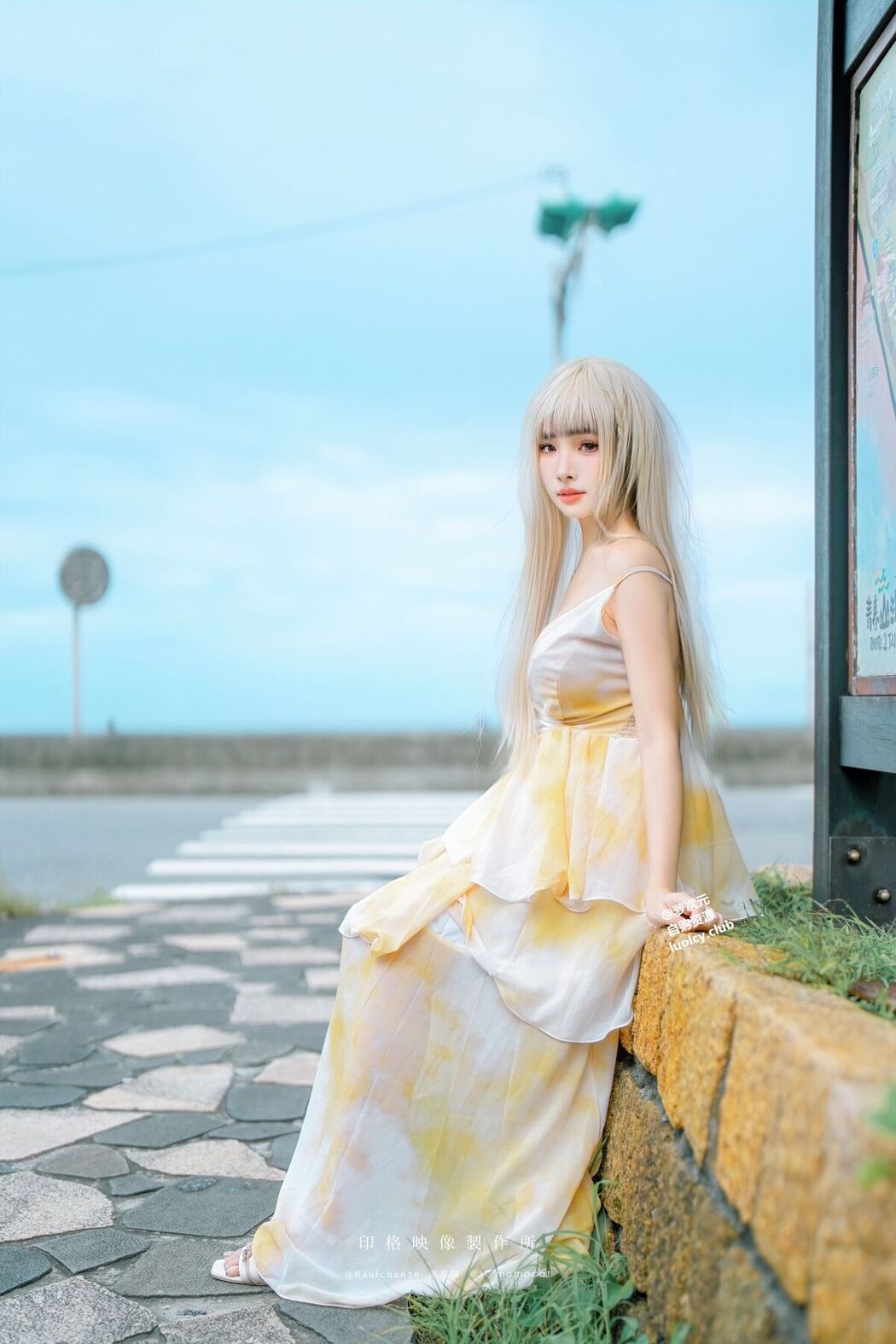 Coser@慕慕Momo &#8211; 隨風輕舞 (52P &#8211; 2V)