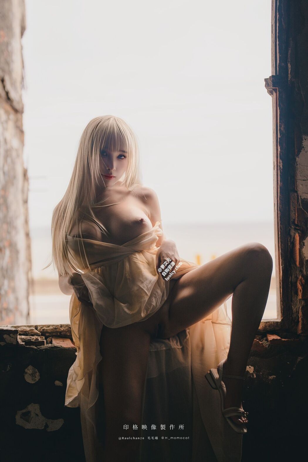 Coser@慕慕Momo &#8211; 隨風輕舞 (52P &#8211; 2V)