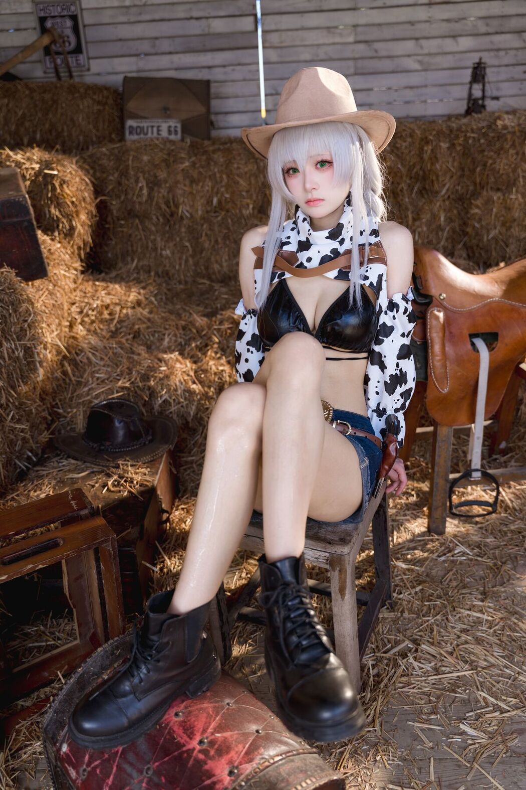 Coser@九柒喵 – 碧蓝航线 法戈 纯白热潮 (54P)