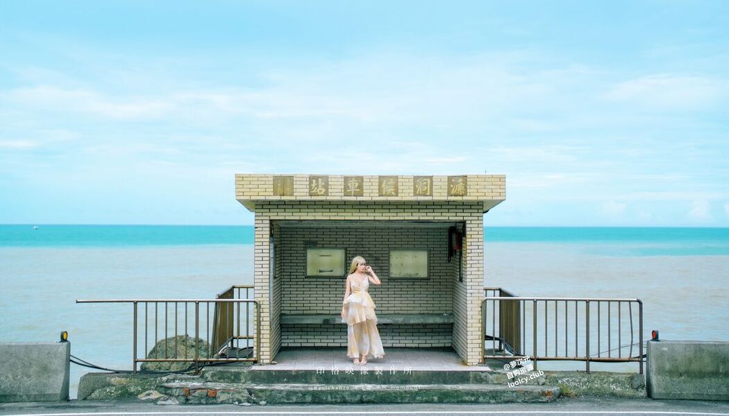 Coser@慕慕Momo &#8211; 隨風輕舞 (52P &#8211; 2V)