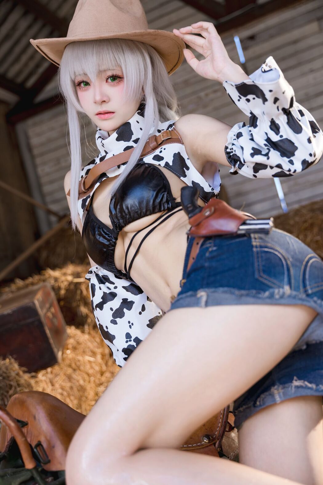 Coser@九柒喵 – 碧蓝航线 法戈 纯白热潮 (54P)