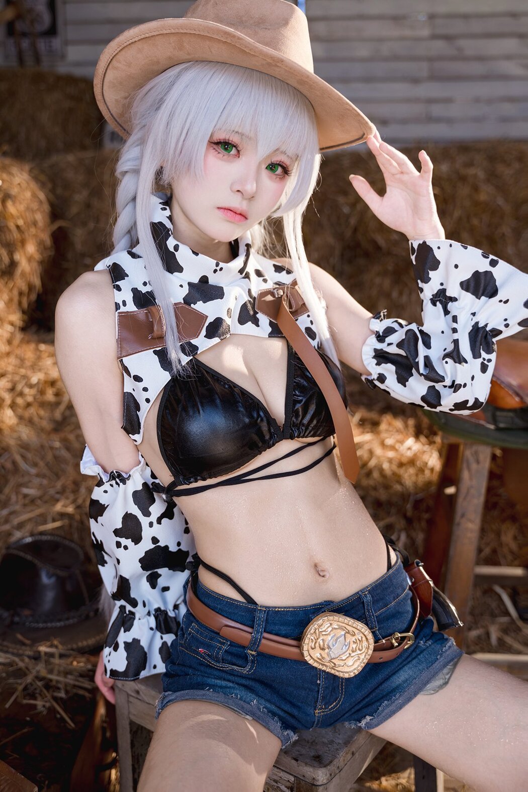 Coser@九柒喵 – 碧蓝航线 法戈 纯白热潮 (54P) Cover Photo