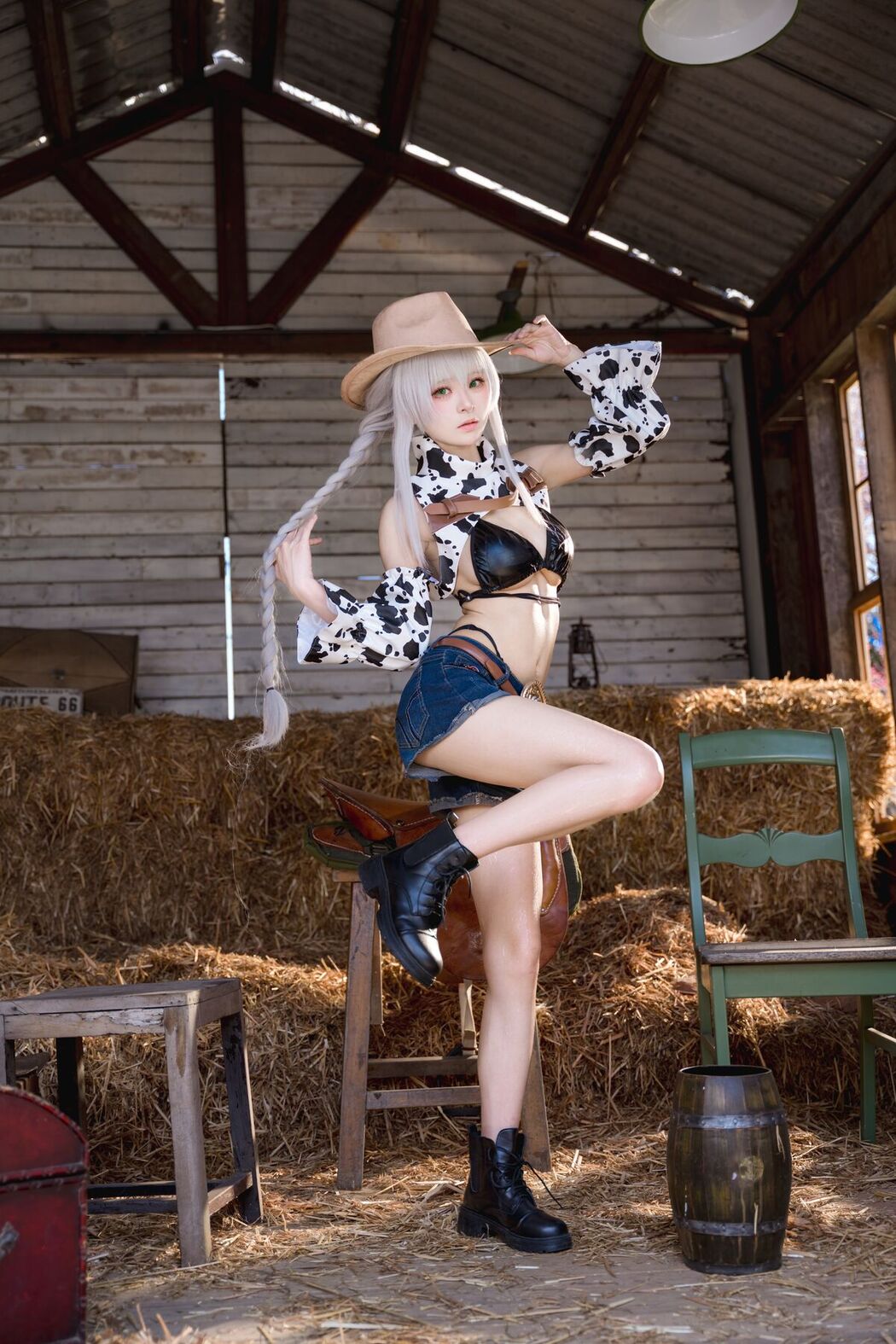 Coser@九柒喵 – 碧蓝航线 法戈 纯白热潮 (54P)