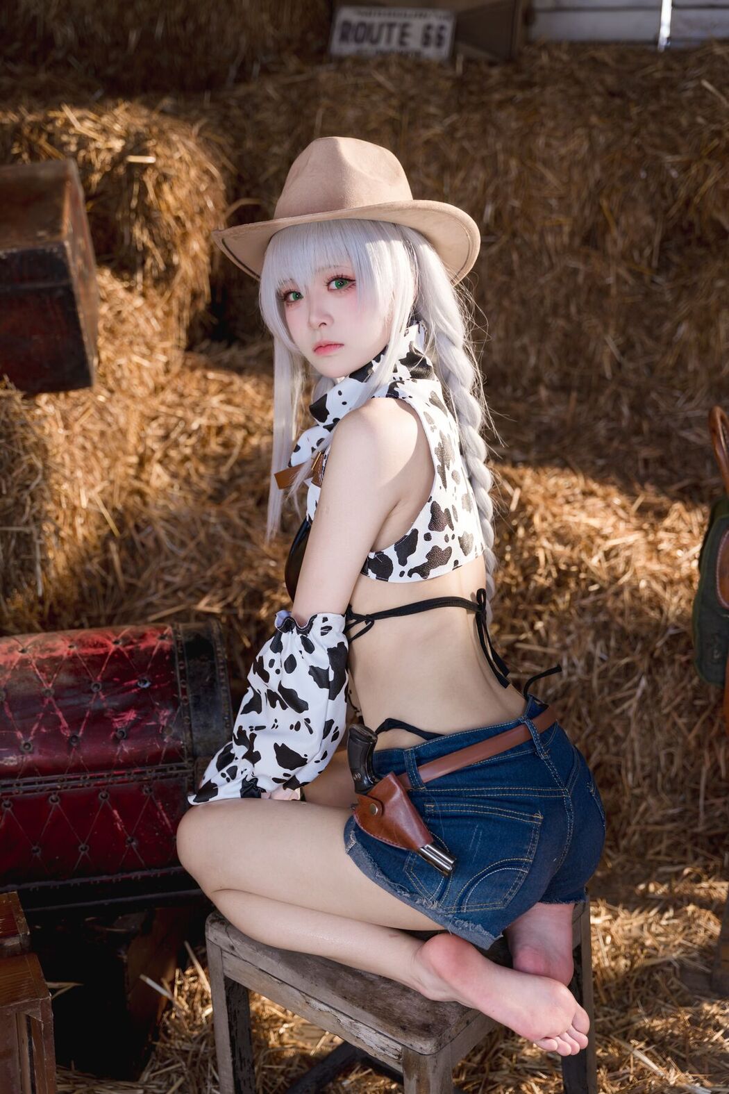 Coser@九柒喵 – 碧蓝航线 法戈 纯白热潮 (54P)