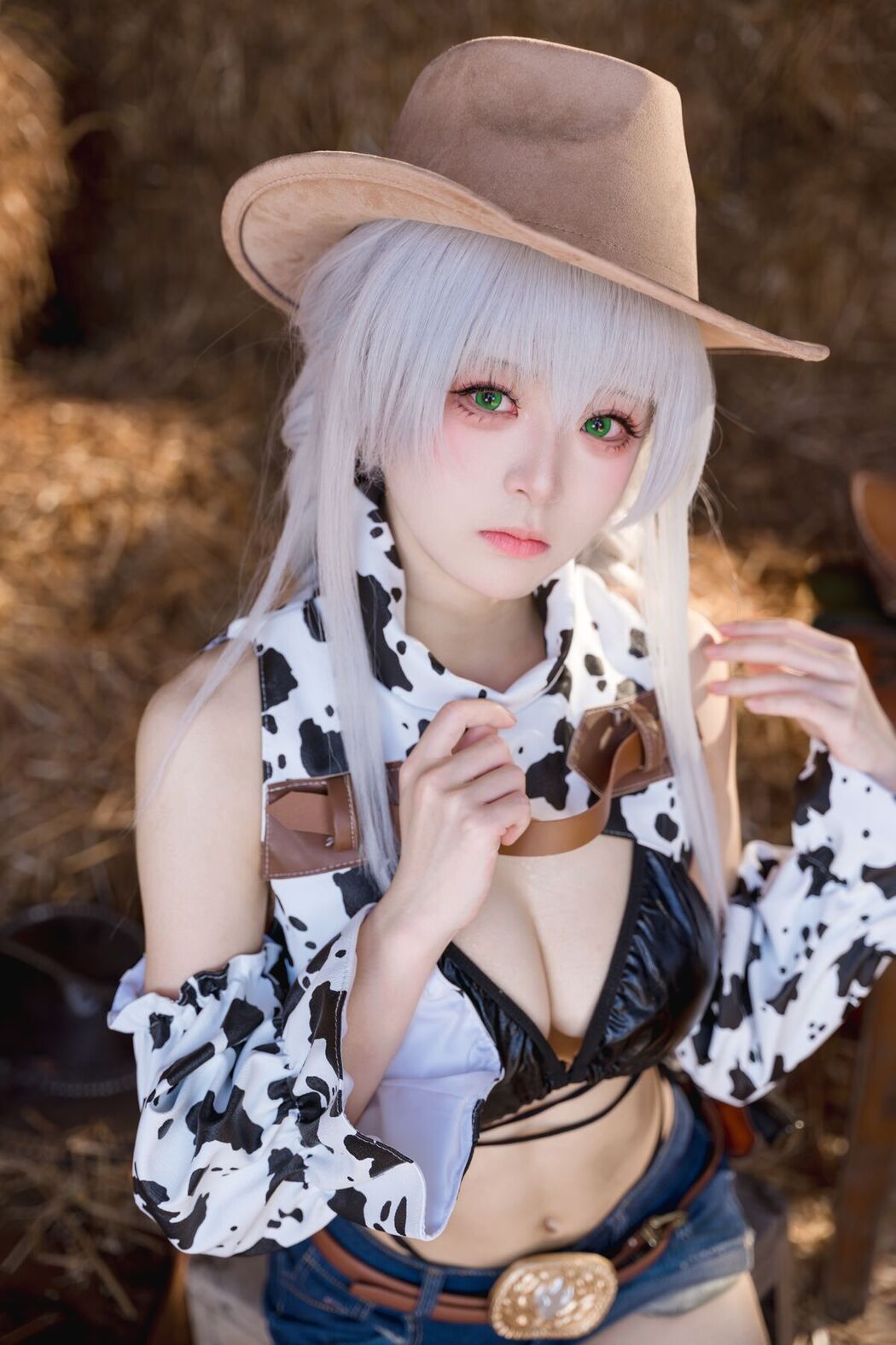 Coser@九柒喵 – 碧蓝航线 法戈 纯白热潮 (54P)