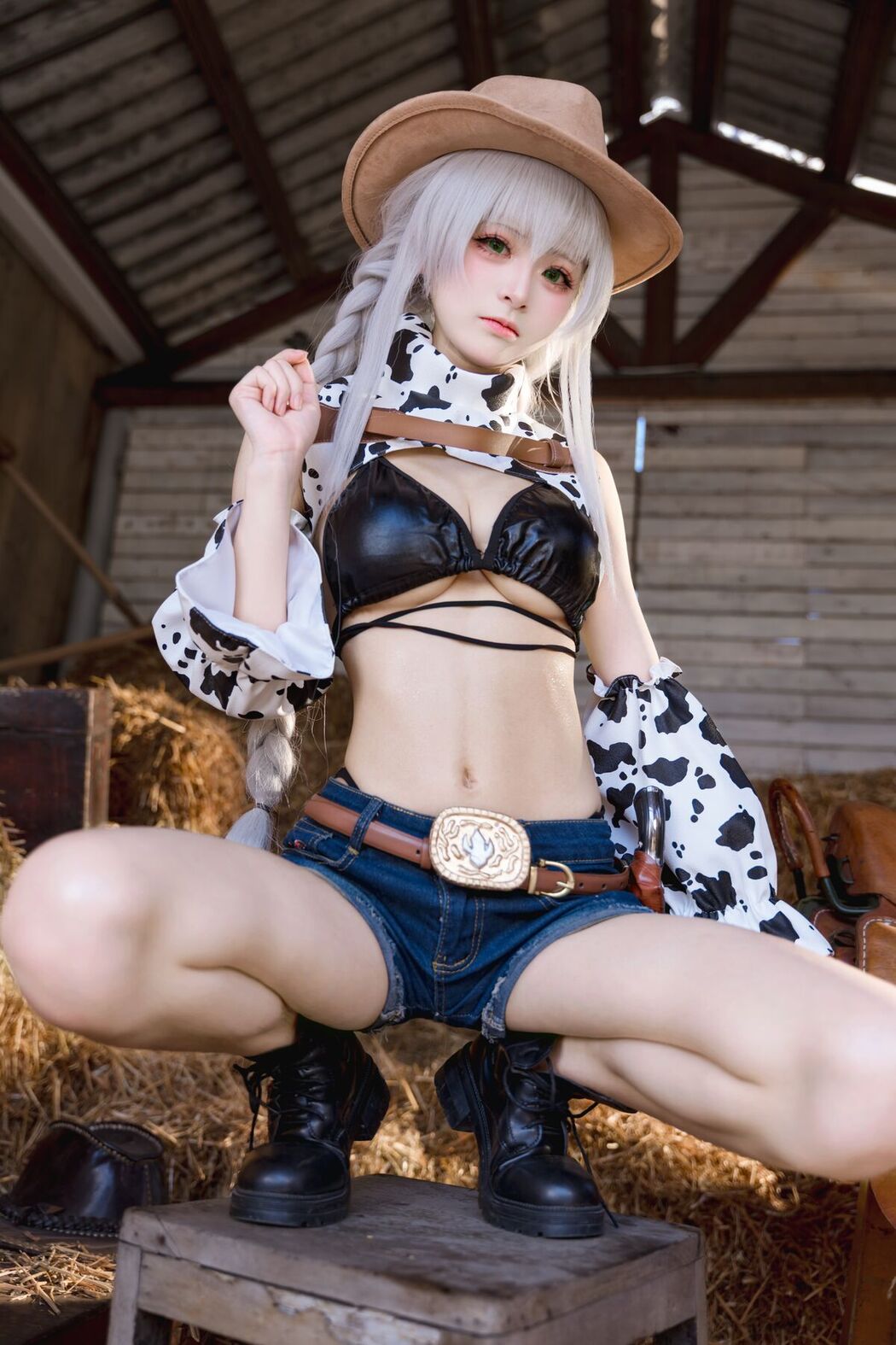 Coser@九柒喵 – 碧蓝航线 法戈 纯白热潮 (54P)