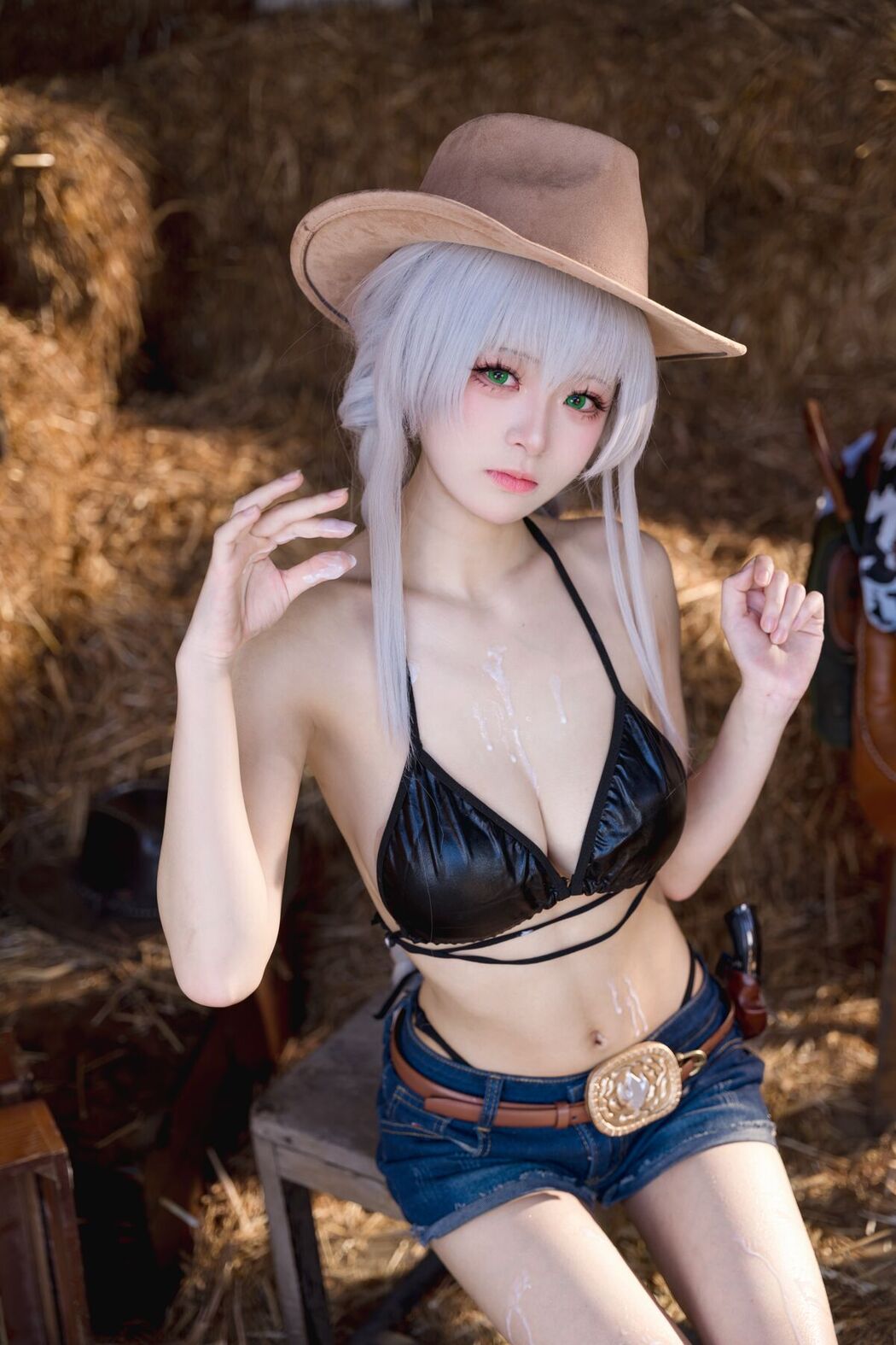 Coser@九柒喵 – 碧蓝航线 法戈 纯白热潮 (54P)