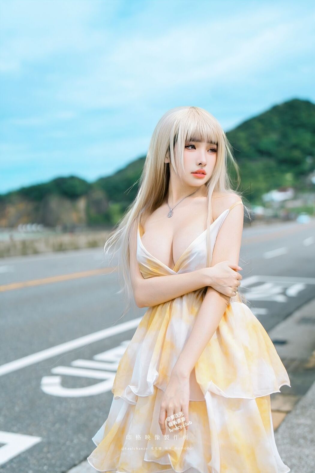 Coser@慕慕Momo &#8211; 隨風輕舞 (52P &#8211; 2V)