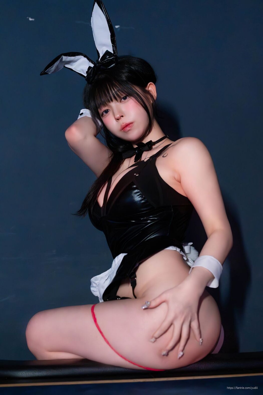Yudi 유디 – Black Rabbit (54P)