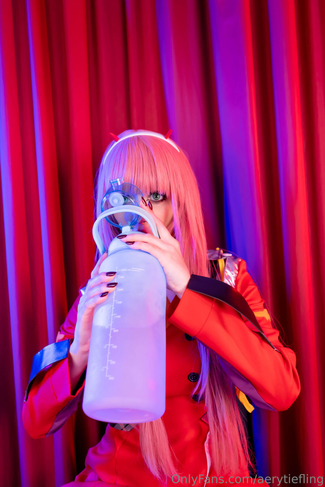 Coser@Aery Tiefling &#8211; Zero Two (80P &#8211; 5V)