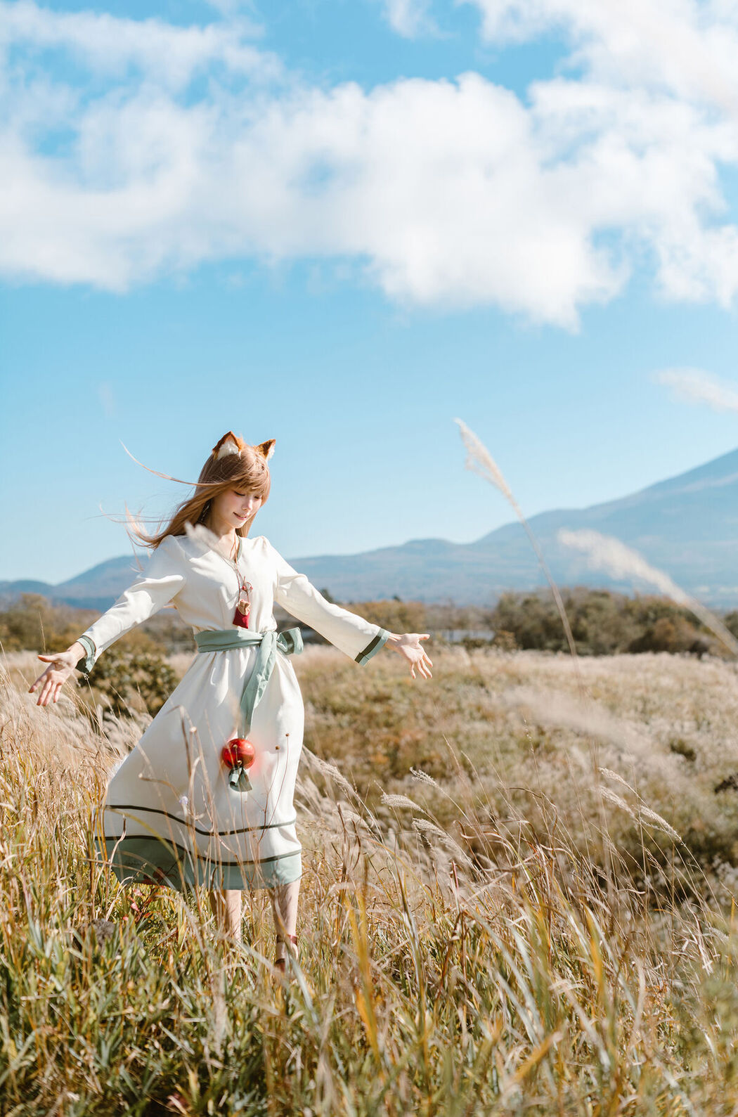 Coser@Ely_eee ElyEE子 &#8211; Breeze 狼與微風 (35P &#8211; 3V)