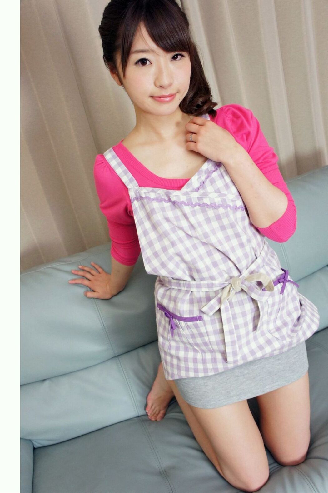 JP Hatsumi Saki 初美沙希 – ロリ顔ドスケベ幼妻 欲求不満な幼妻の止まらない肉欲… 激ヤバ写真集 (80P)