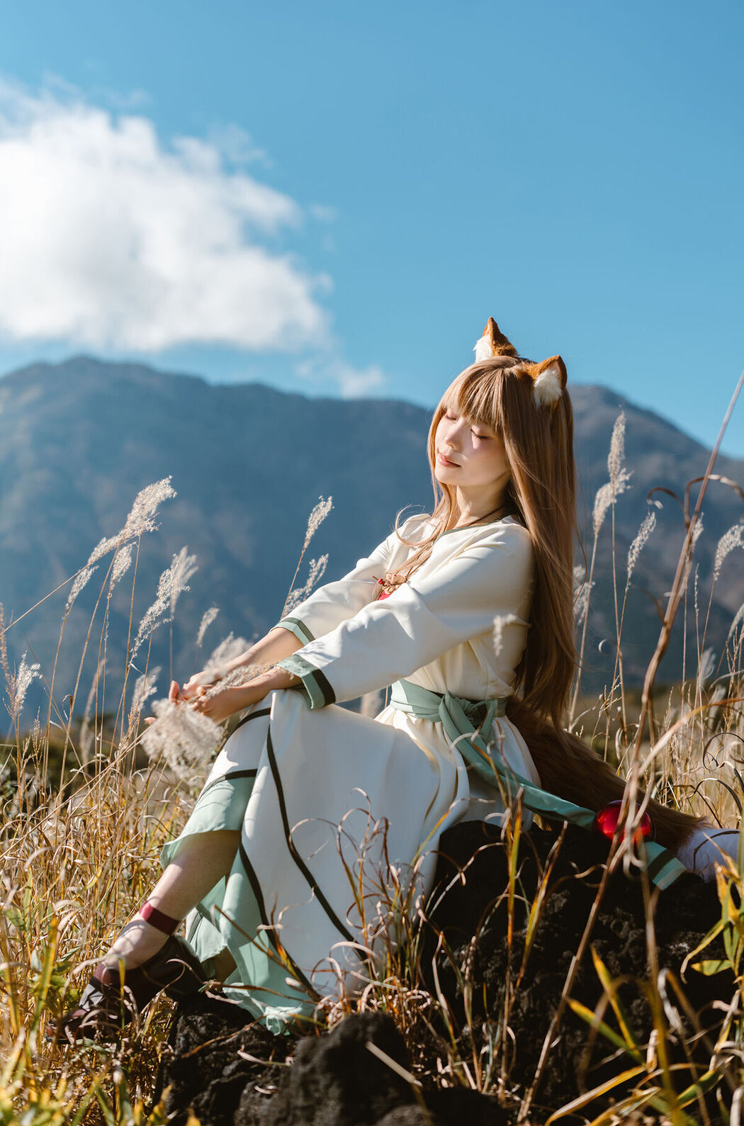 Coser@Ely_eee ElyEE子 &#8211; Breeze 狼與微風 (35P &#8211; 3V)