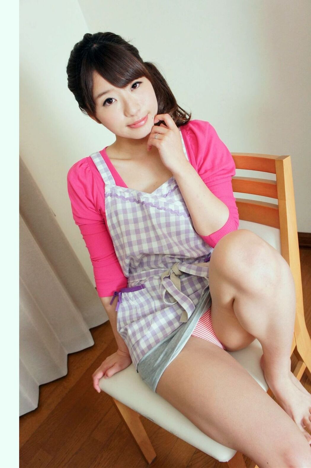 JP Hatsumi Saki 初美沙希 – ロリ顔ドスケベ幼妻 欲求不満な幼妻の止まらない肉欲… 激ヤバ写真集 (80P)