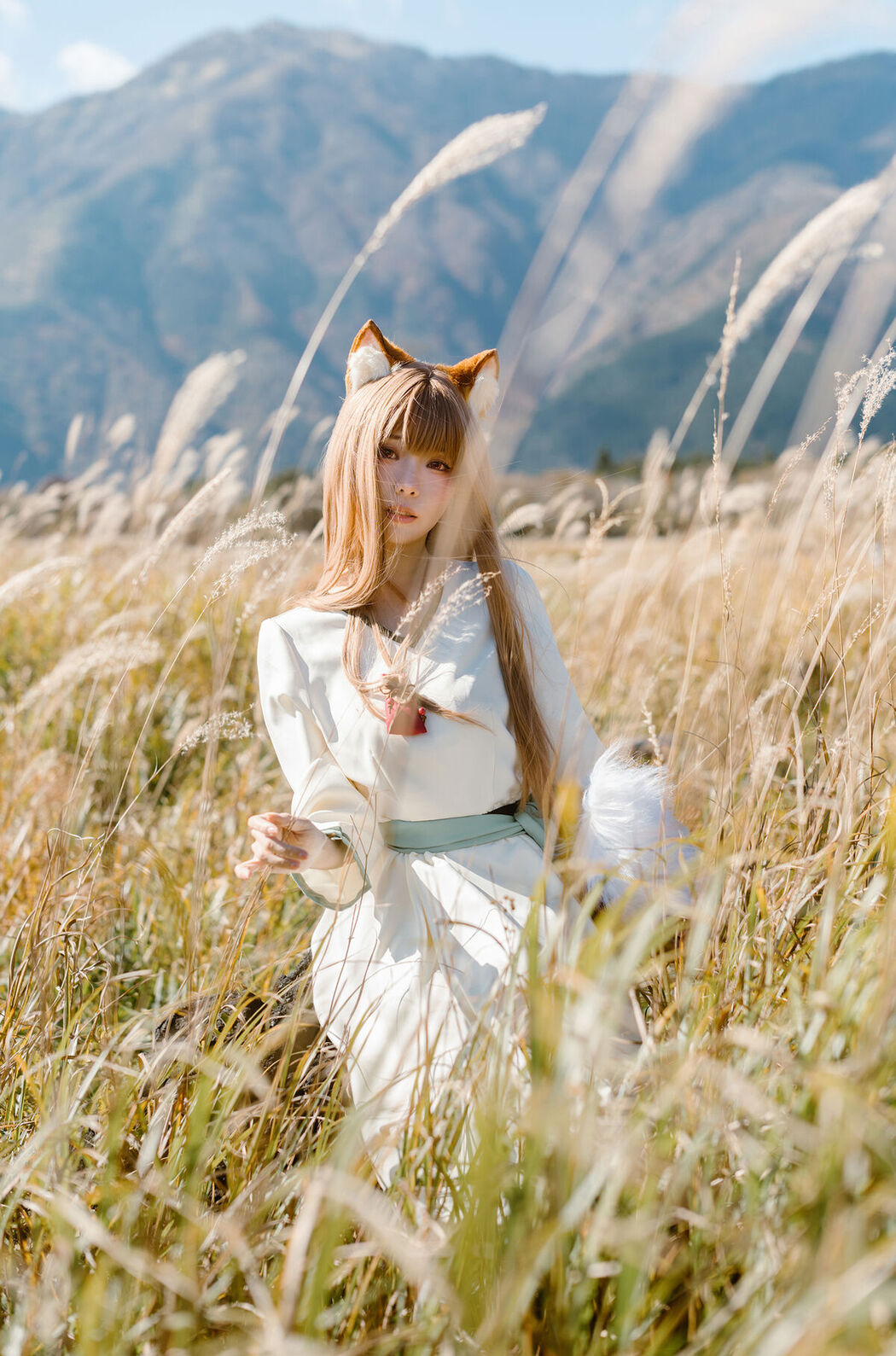 Coser@Ely_eee ElyEE子 &#8211; Breeze 狼與微風 (35P &#8211; 3V)
