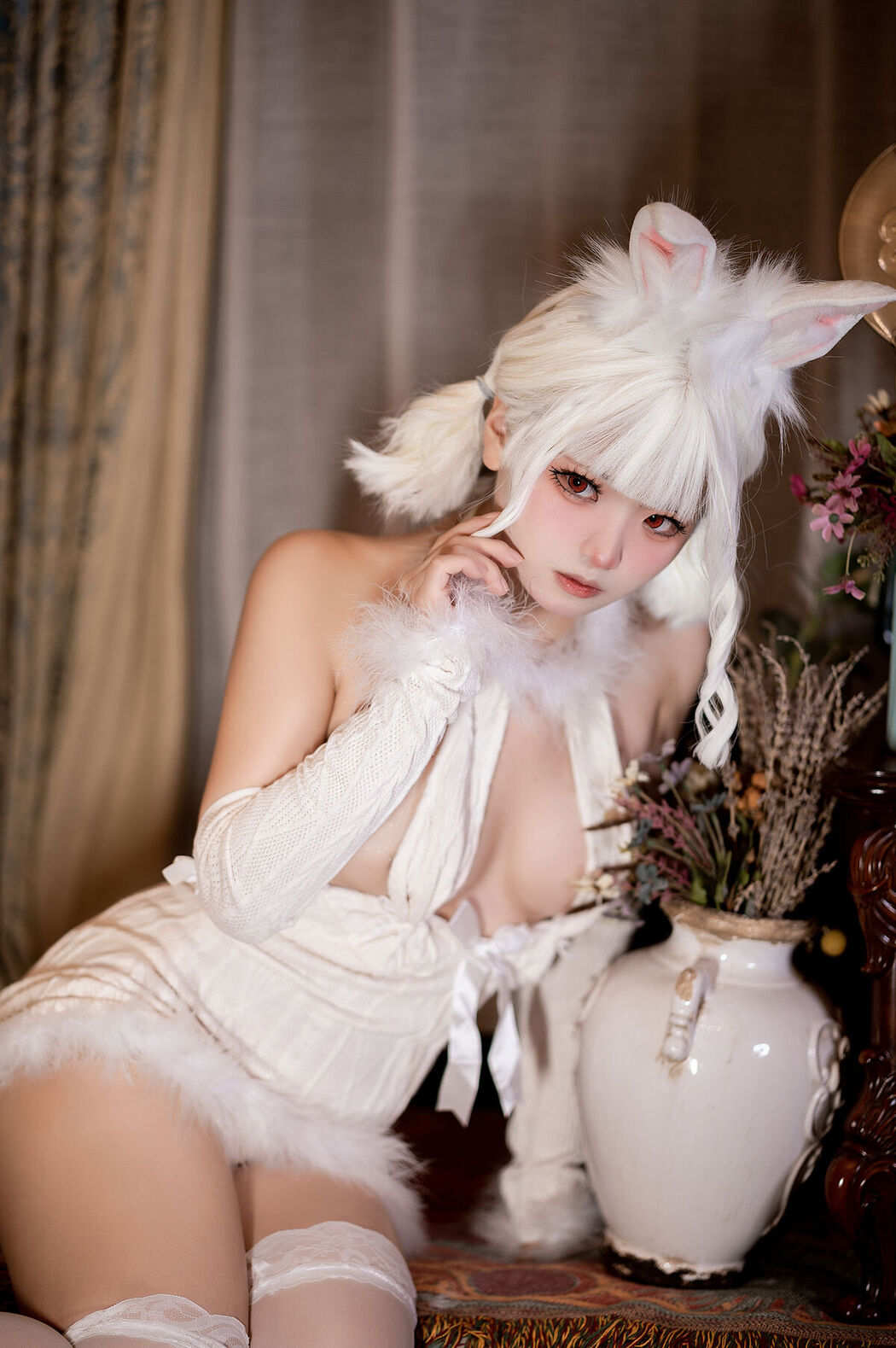 Coser@伊喵君 – 中秋礼物 (80P – 2V)
