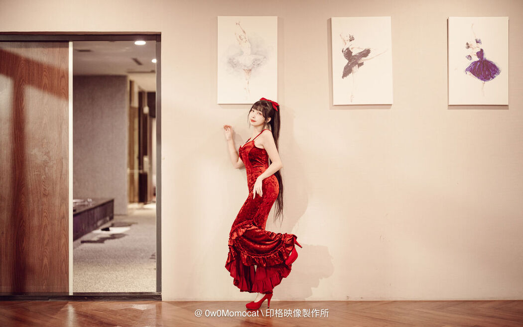 Coser@慕慕Momo – 酒醉後喘息任務 (62P – 1V)