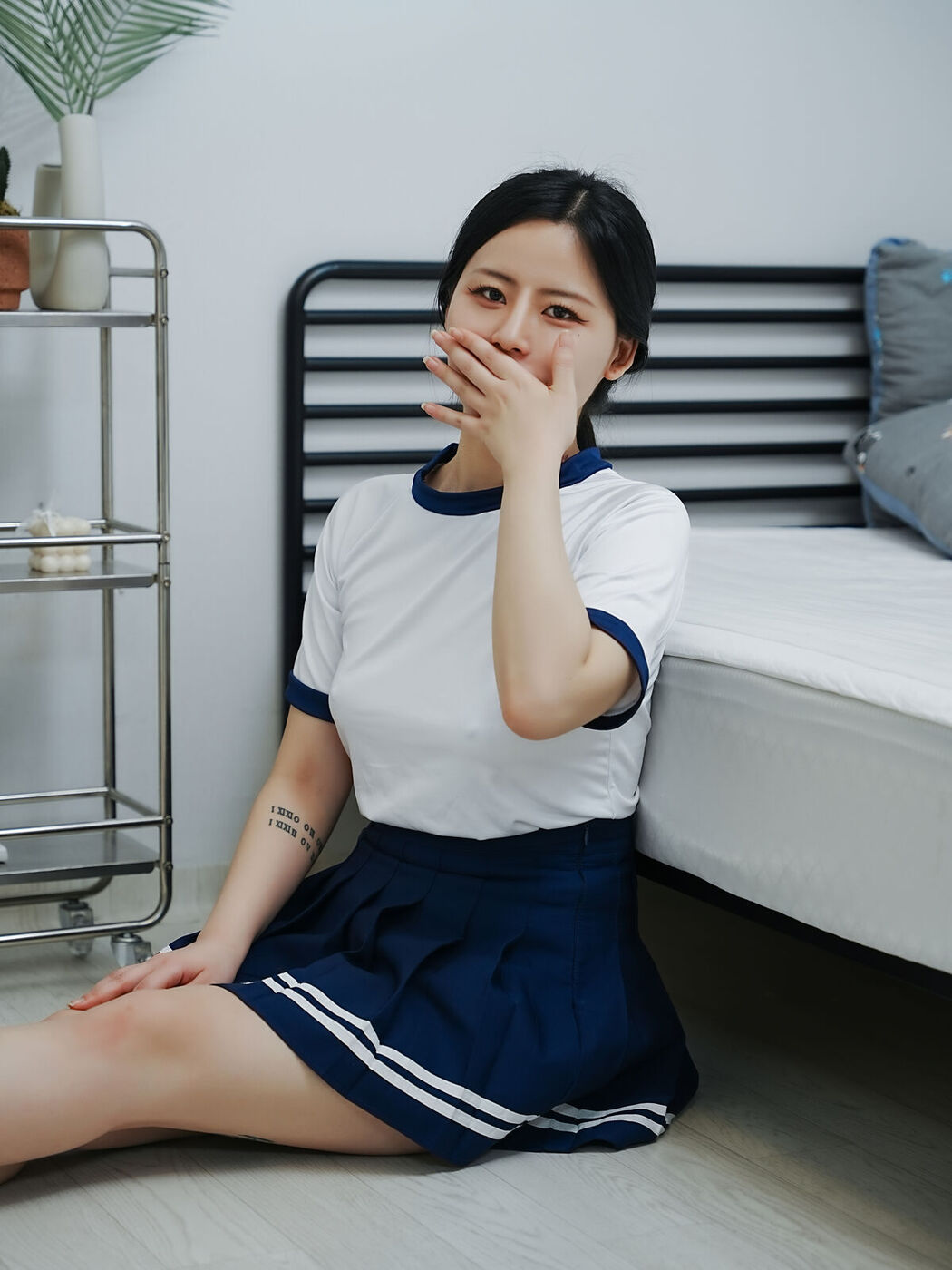 Choi Ri &#8211; Vol.01 Bloomers Part01 (73P &#8211; 1V)