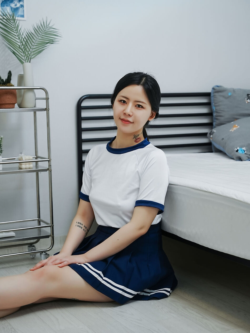 Choi Ri &#8211; Vol.01 Bloomers Part01 (73P &#8211; 1V)