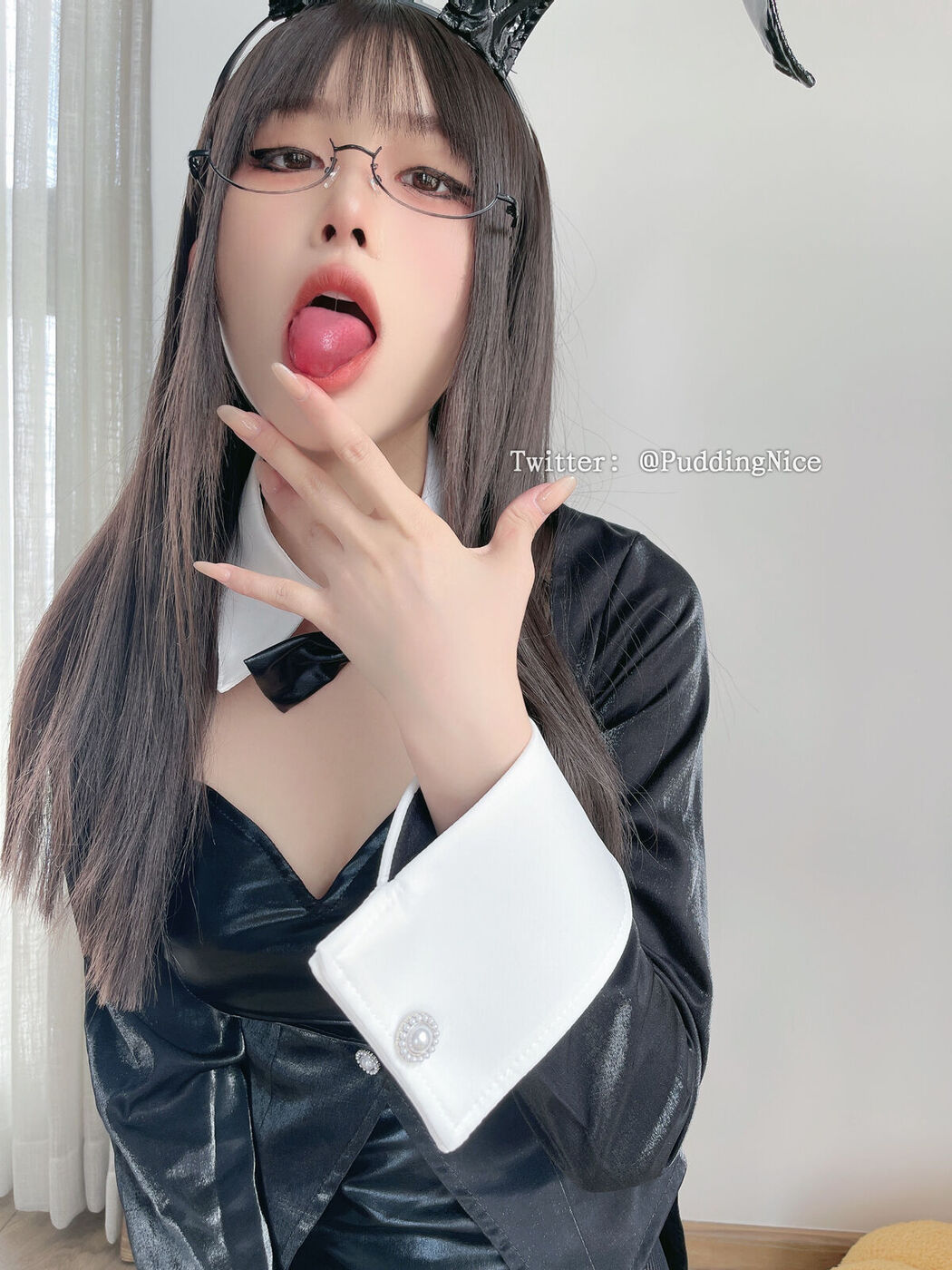 Coser@布丁大法 Pudding Dafa – Cos兔兔女仆 (80P – 4V)