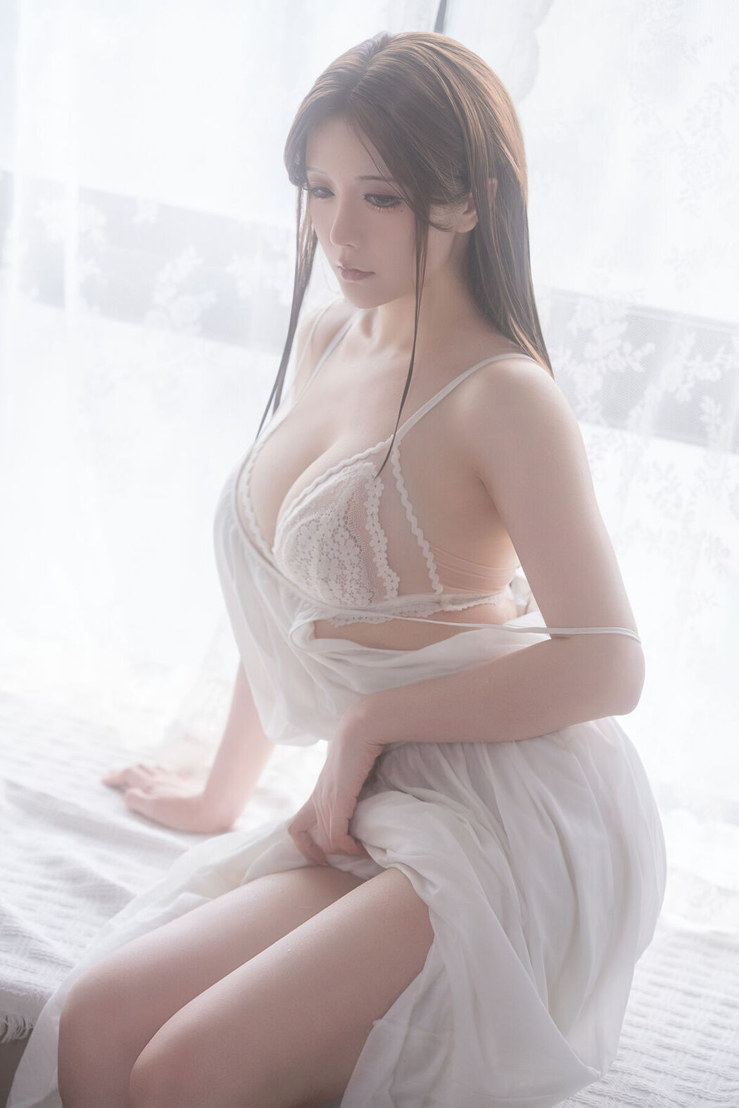 Coser@星之迟迟Hoshilily – 雨天的奇妙偶遇 Part01 (51P – 1V)