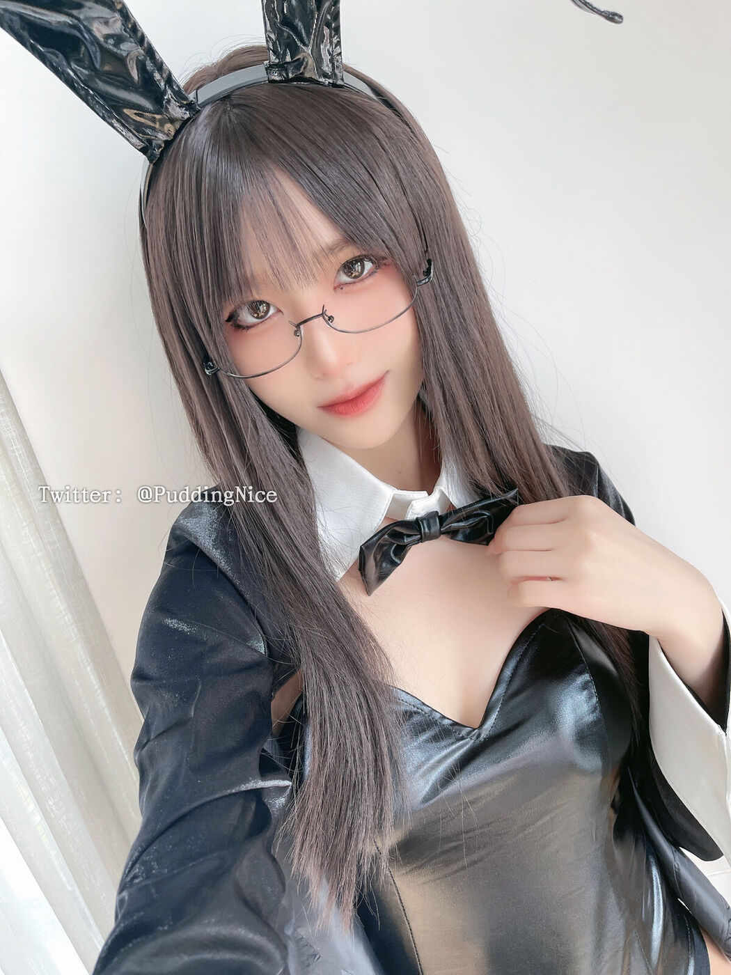 Coser@布丁大法 Pudding Dafa – Cos兔兔女仆 (80P – 4V)