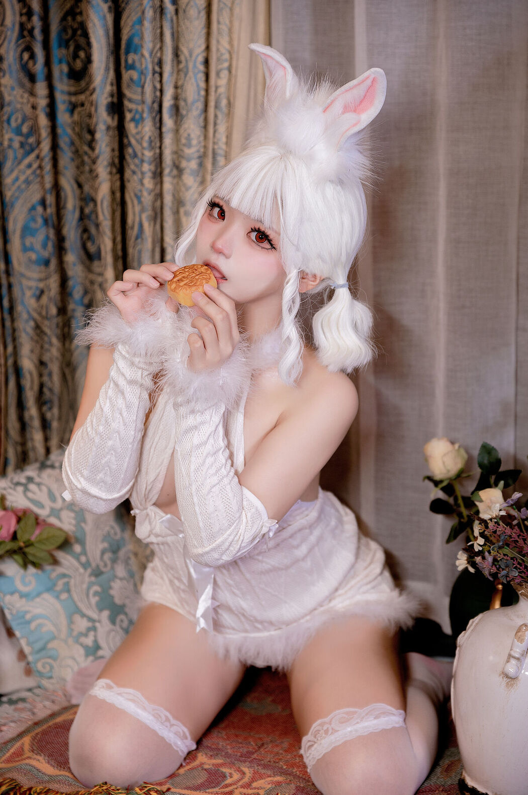 Coser@伊喵君 – 中秋礼物 (80P – 2V)