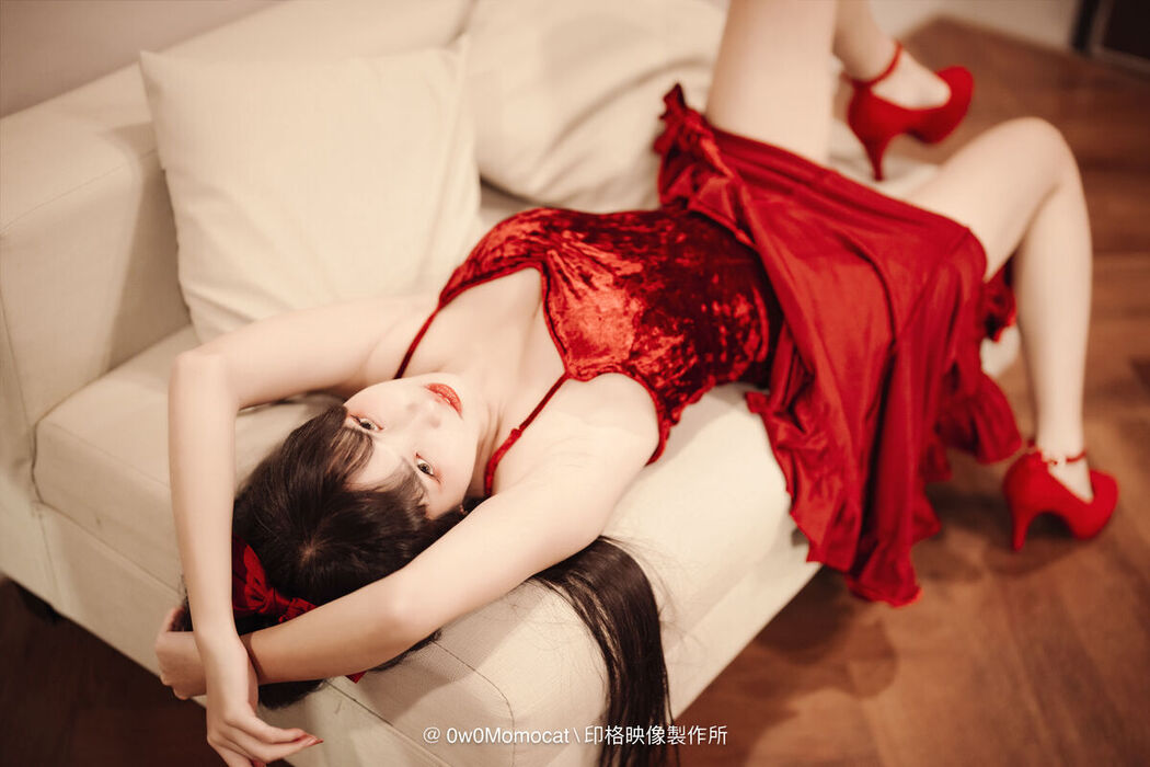 Coser@慕慕Momo – 酒醉後喘息任務 (62P – 1V)