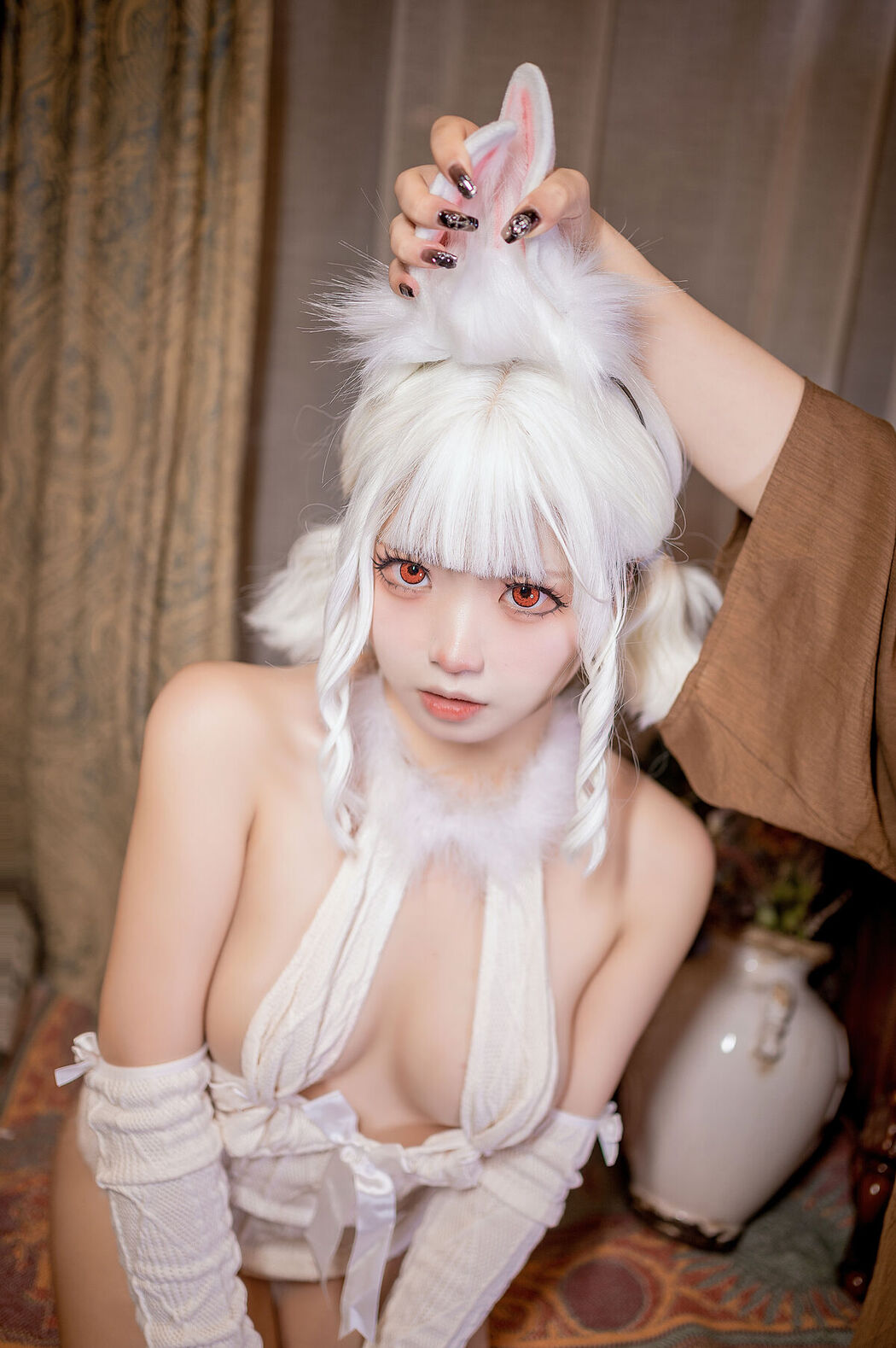 Coser@伊喵君 – 中秋礼物 (80P – 2V)