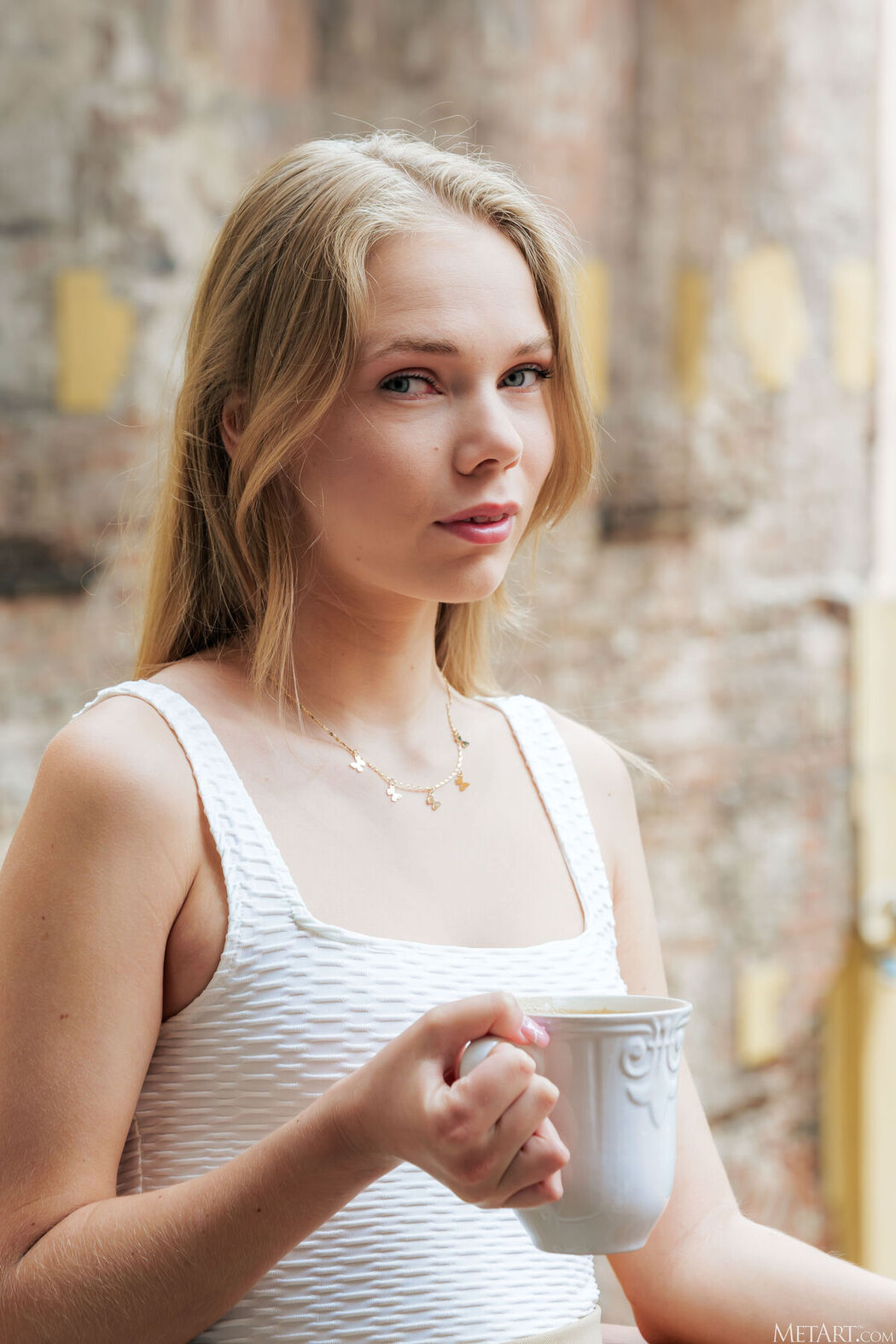 MetArt Luise &#8211; Early Summer Morning 1 Part01 (52P)