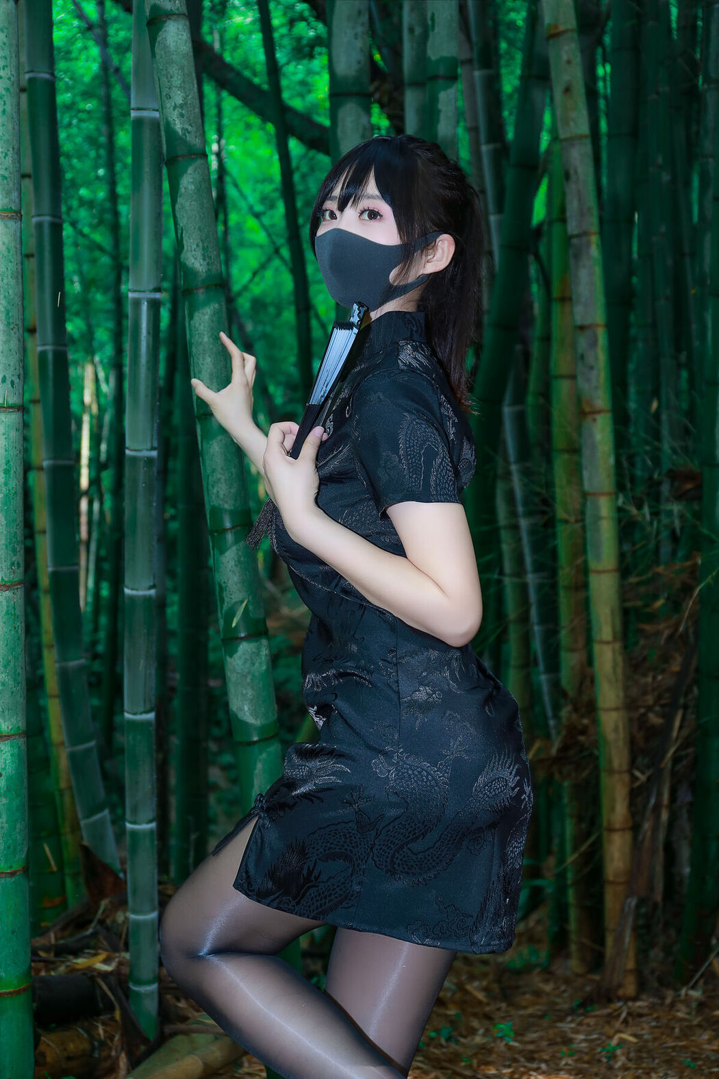 Li Jia 李佳 – 黑旗袍森林 (57P)