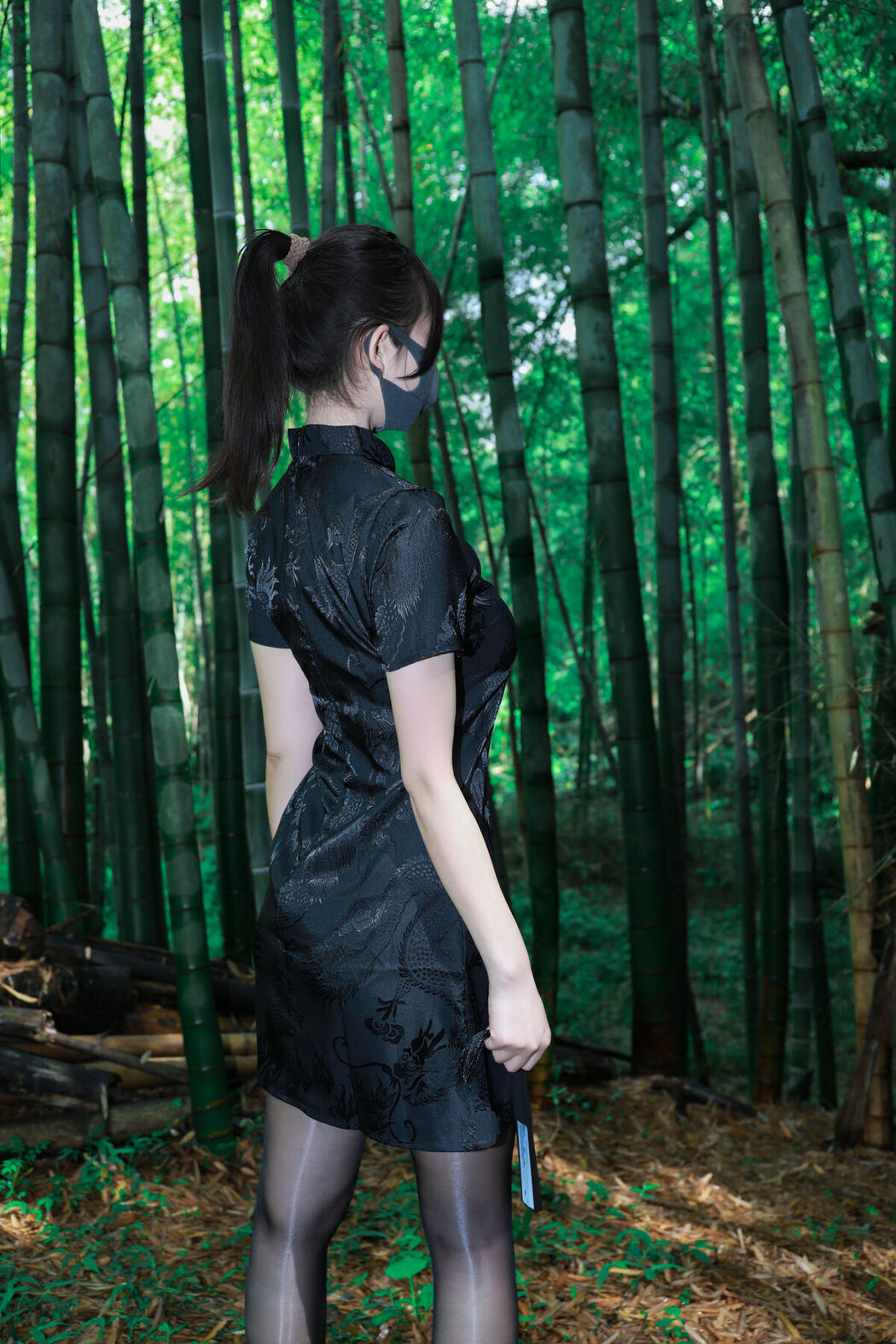 Li Jia 李佳 – 黑旗袍森林 (57P)