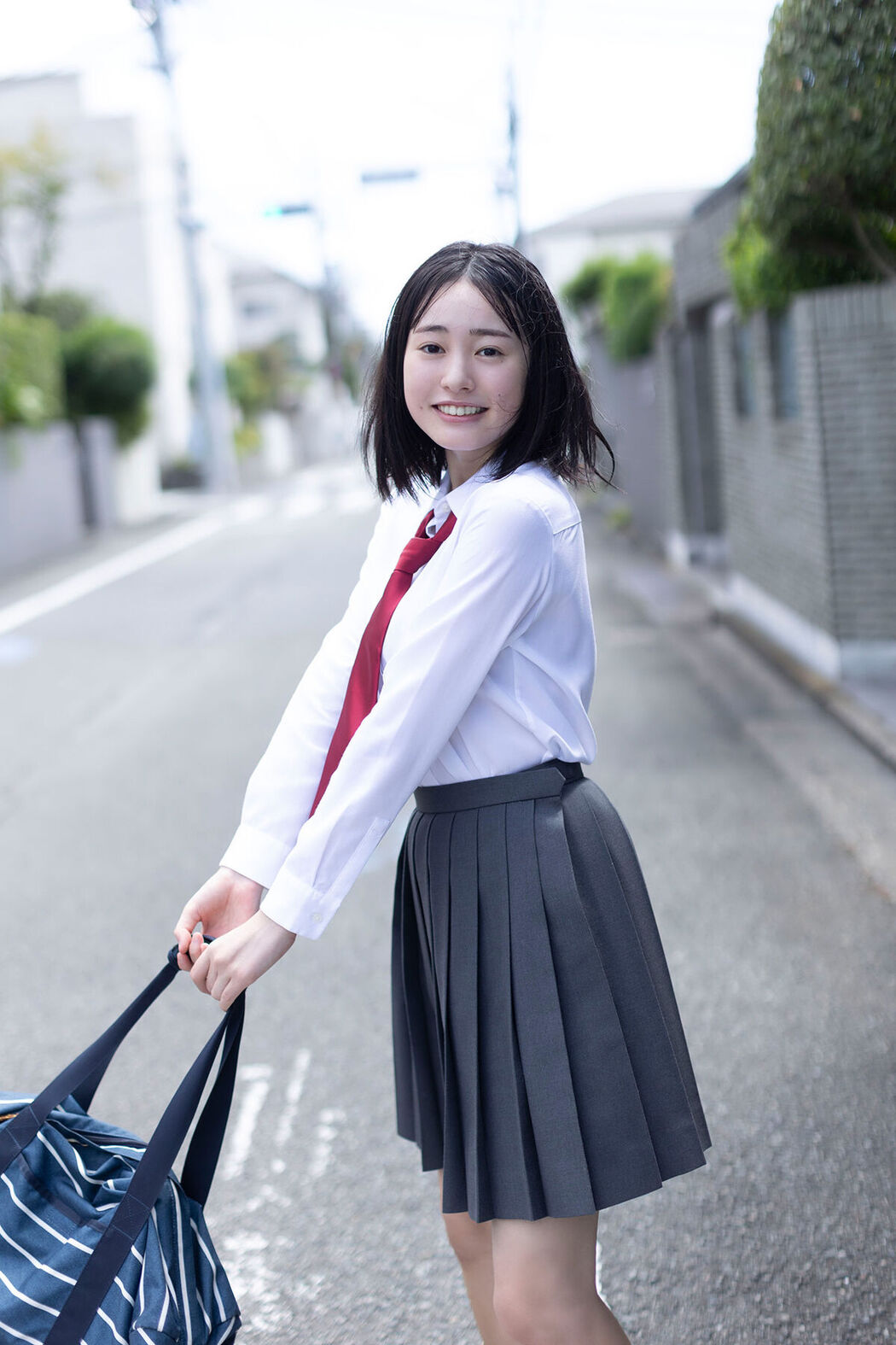 JP Miu Shirahama 白濱美兎 – FLASHデジタル写真集 ちょっぴりオトナ (66P)