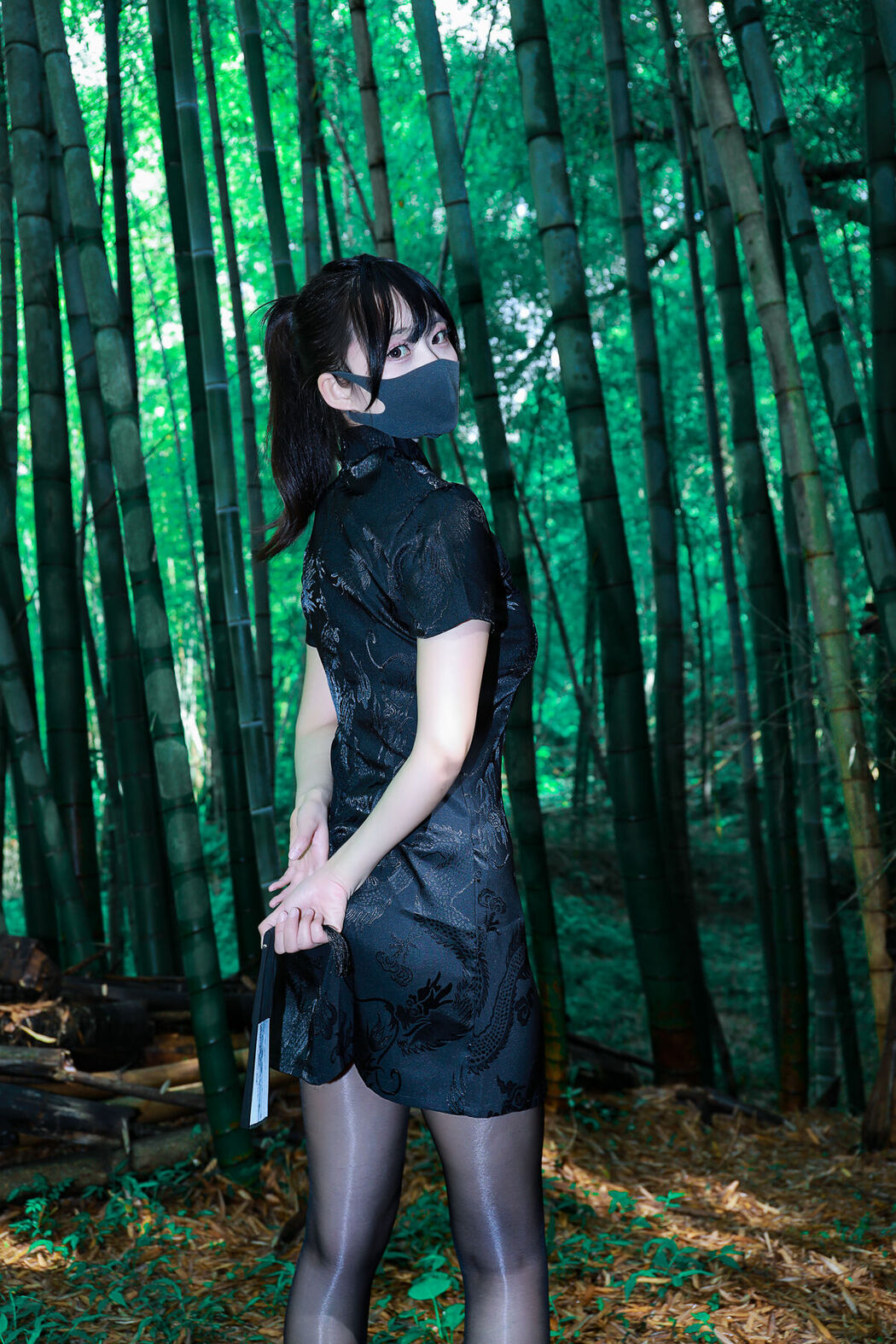 Li Jia 李佳 – 黑旗袍森林 (57P)