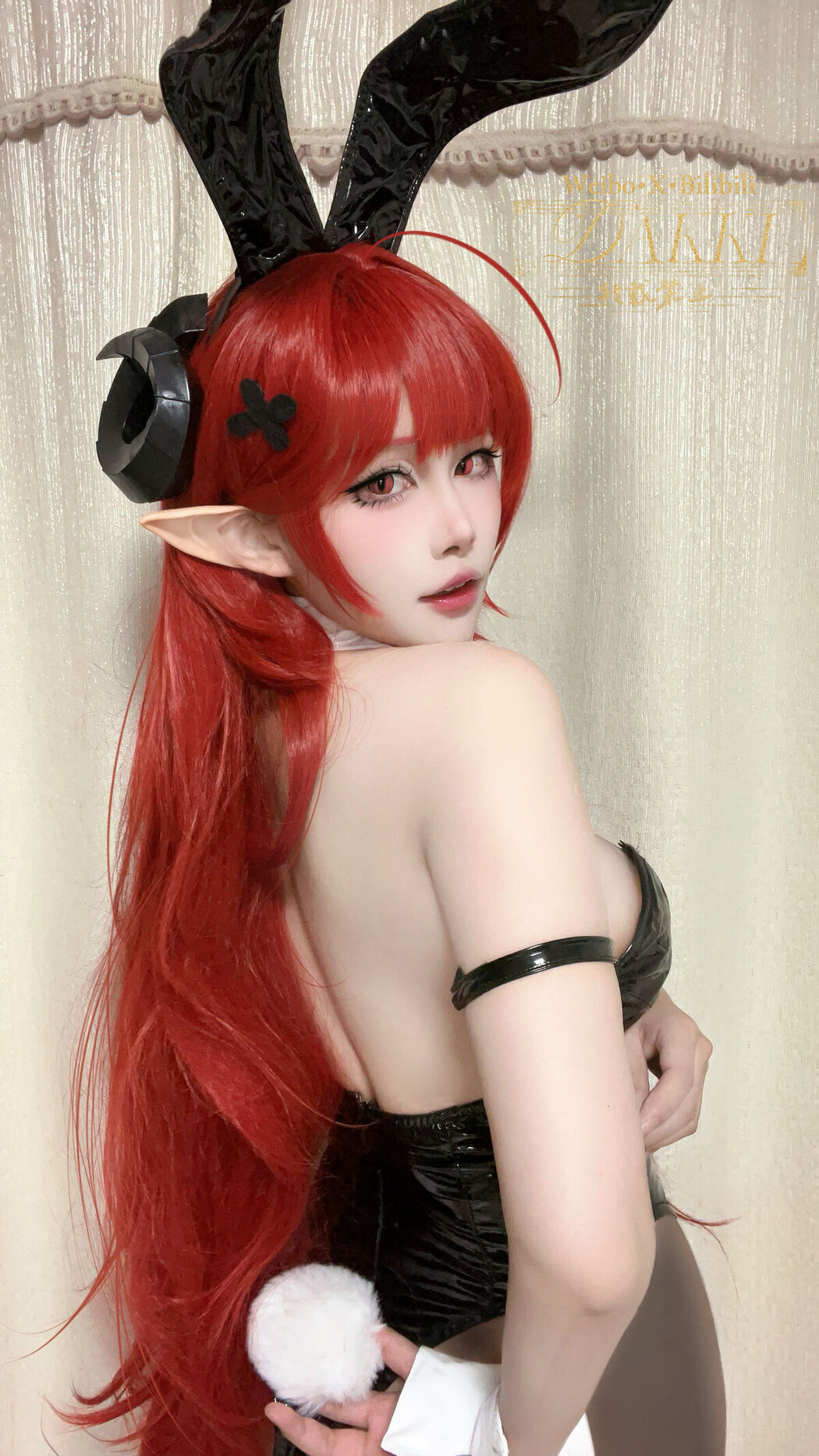 Coser@Dakki伊 – 碧蓝航线兴登堡自拍 (27P)
