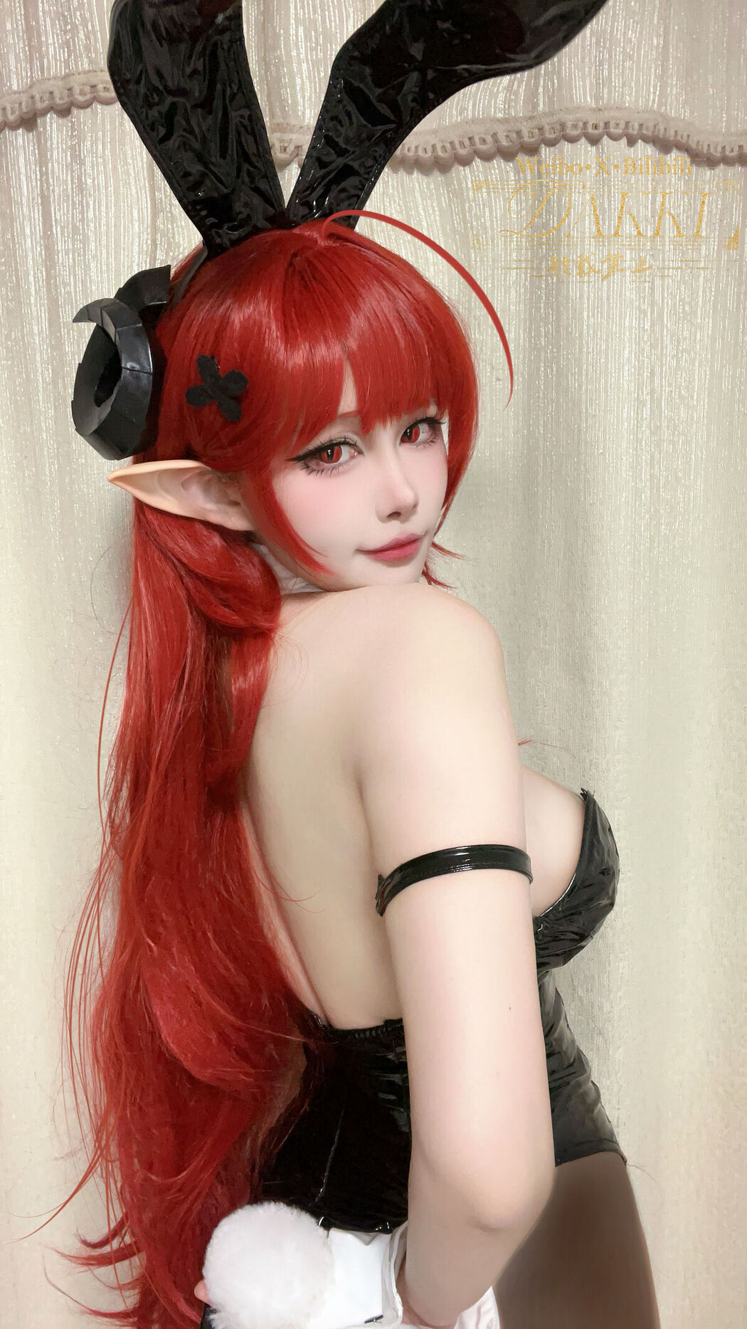 Coser@Dakki伊 – 碧蓝航线兴登堡自拍 (27P)