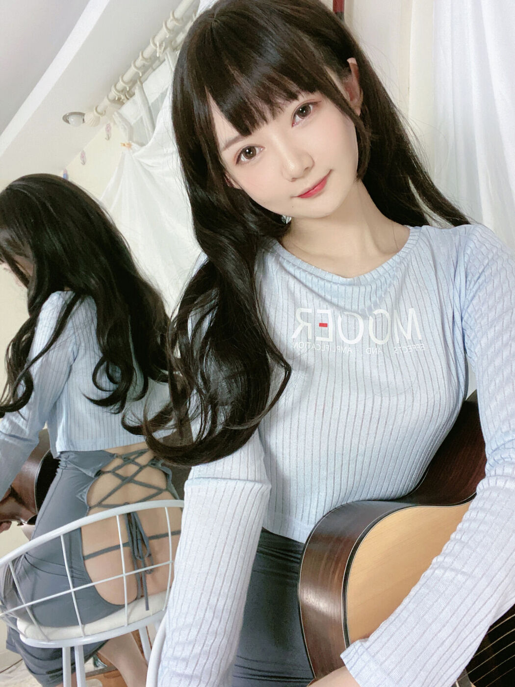 Coser@51酱 – 吉他妹妹 (26P – 3V)