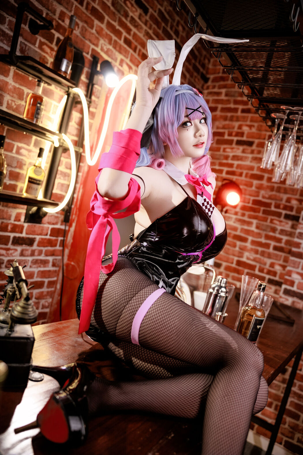 Coser@阿雪雪 – 初音兔子洞 Part01 (53P – 1V)